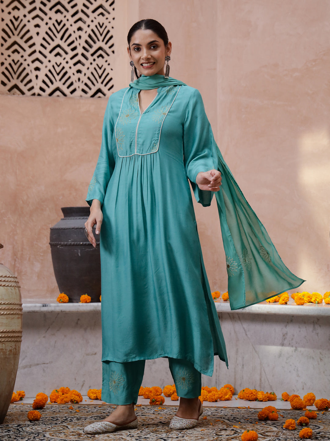 Green V-Neck Solid Print Kurta set