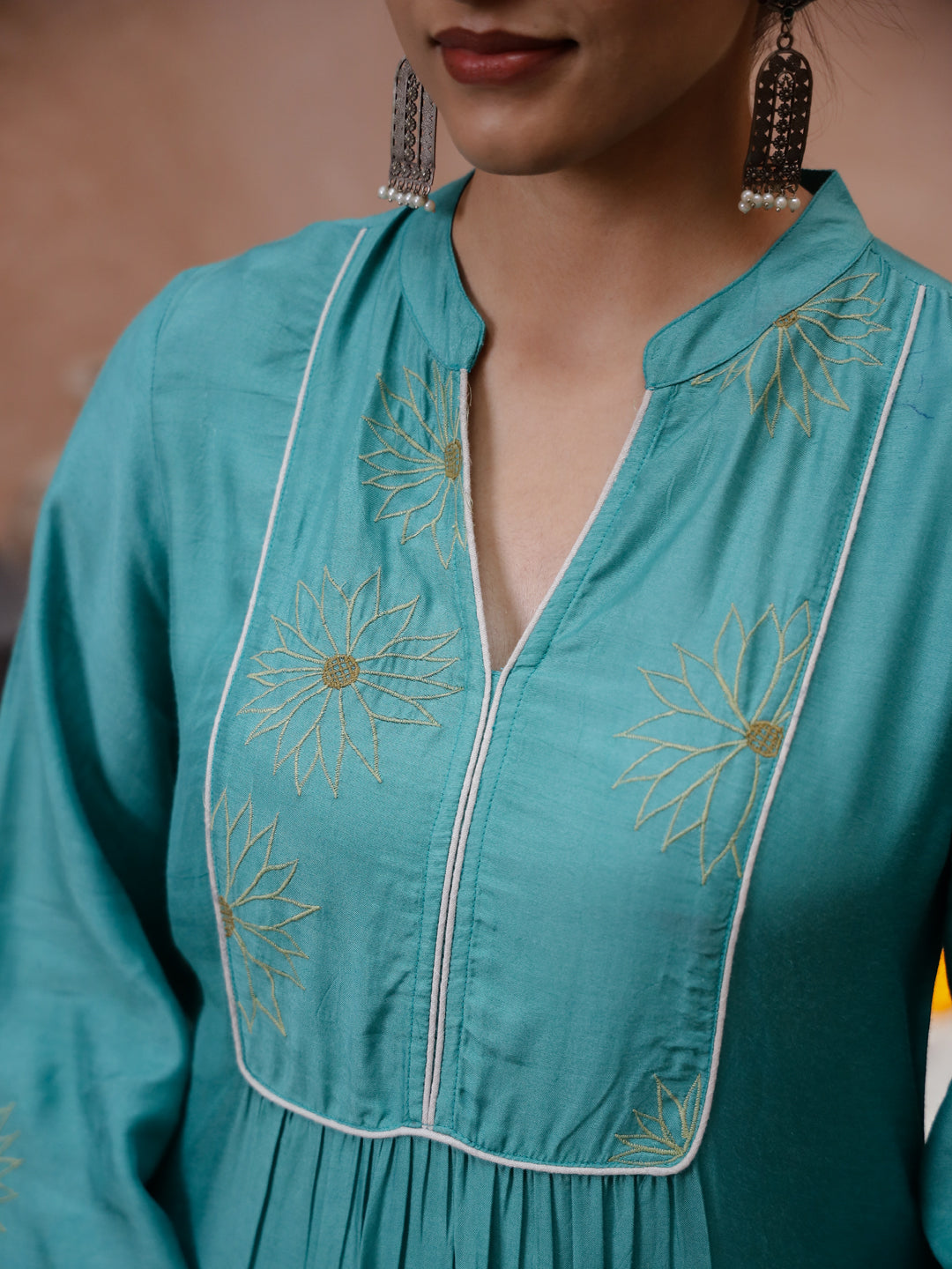 Green V-Neck Solid Print Kurta set