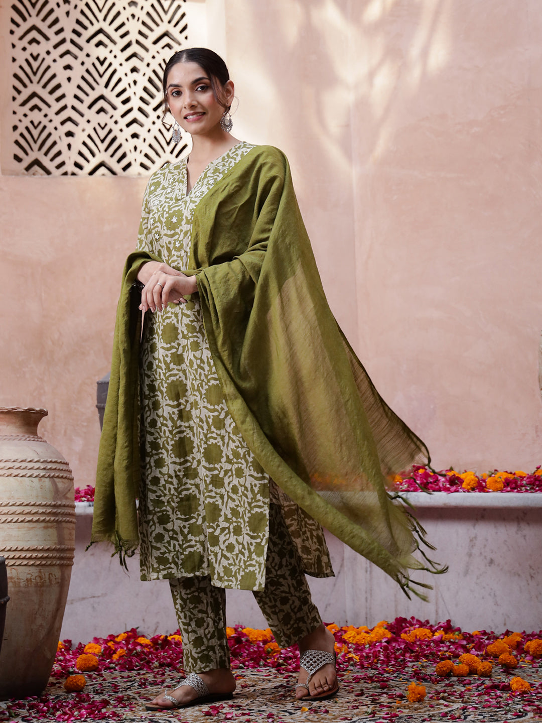 Floral Printed V-Neck Kurta Set - SanskrutiHomes