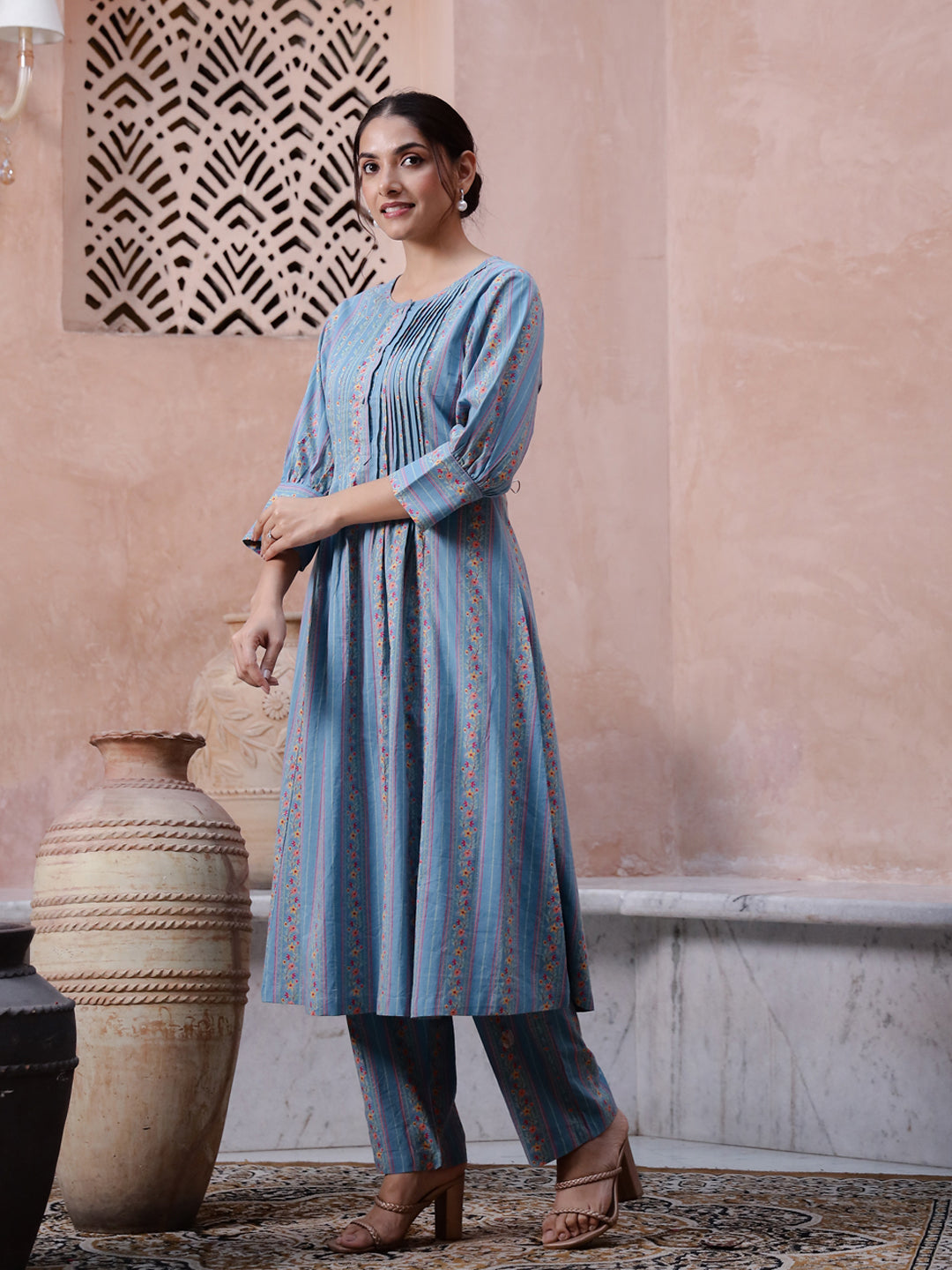 Blue Floral Printed Round Neck Kurta Set