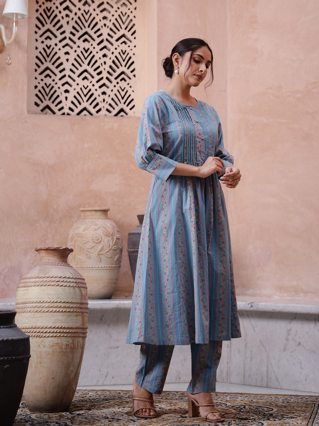 Blue Floral Printed Round Neck Kurta Set