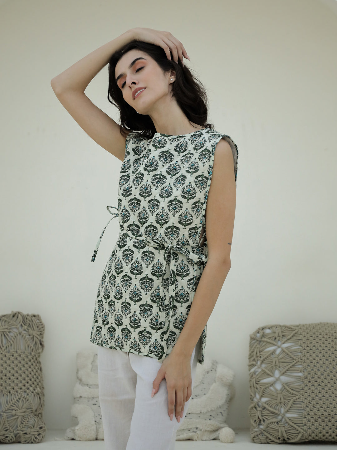 Round Neck Floral Printed Quilted Jacket - SanskrutiHomes