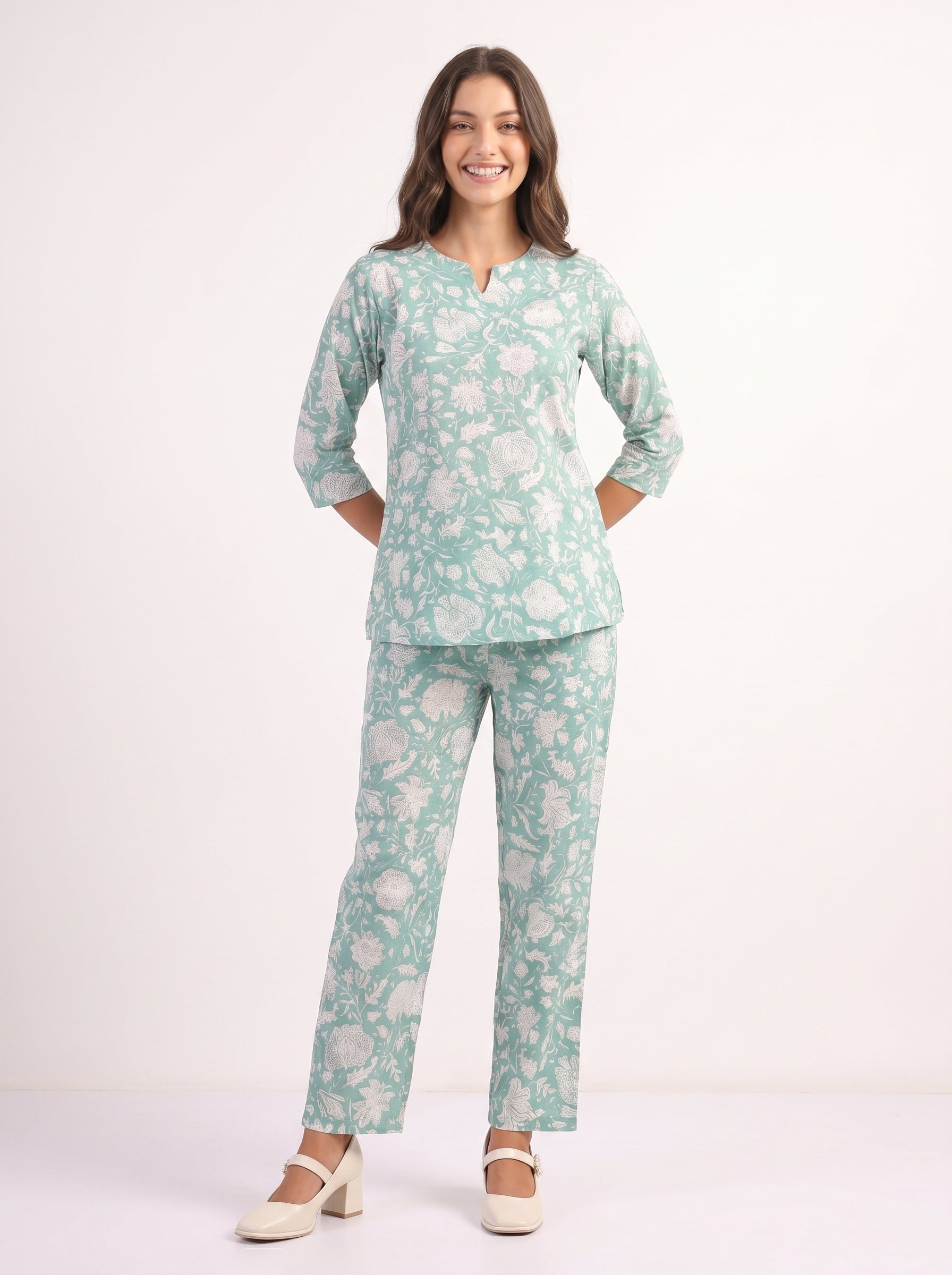 Green Round Neck Geometric Print Night Suit For Women