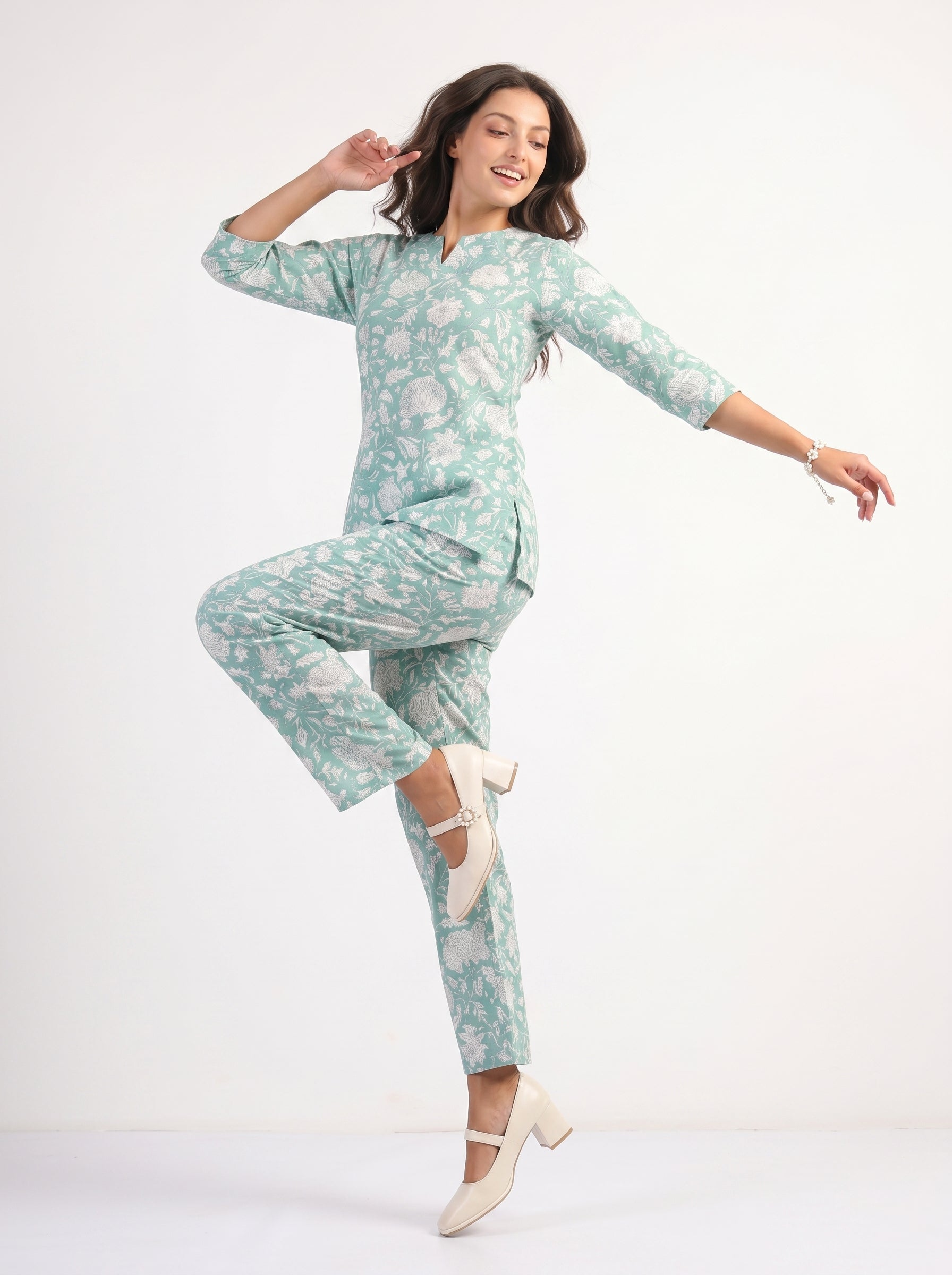 Green Round Neck Geometric Print Night Suit For Women