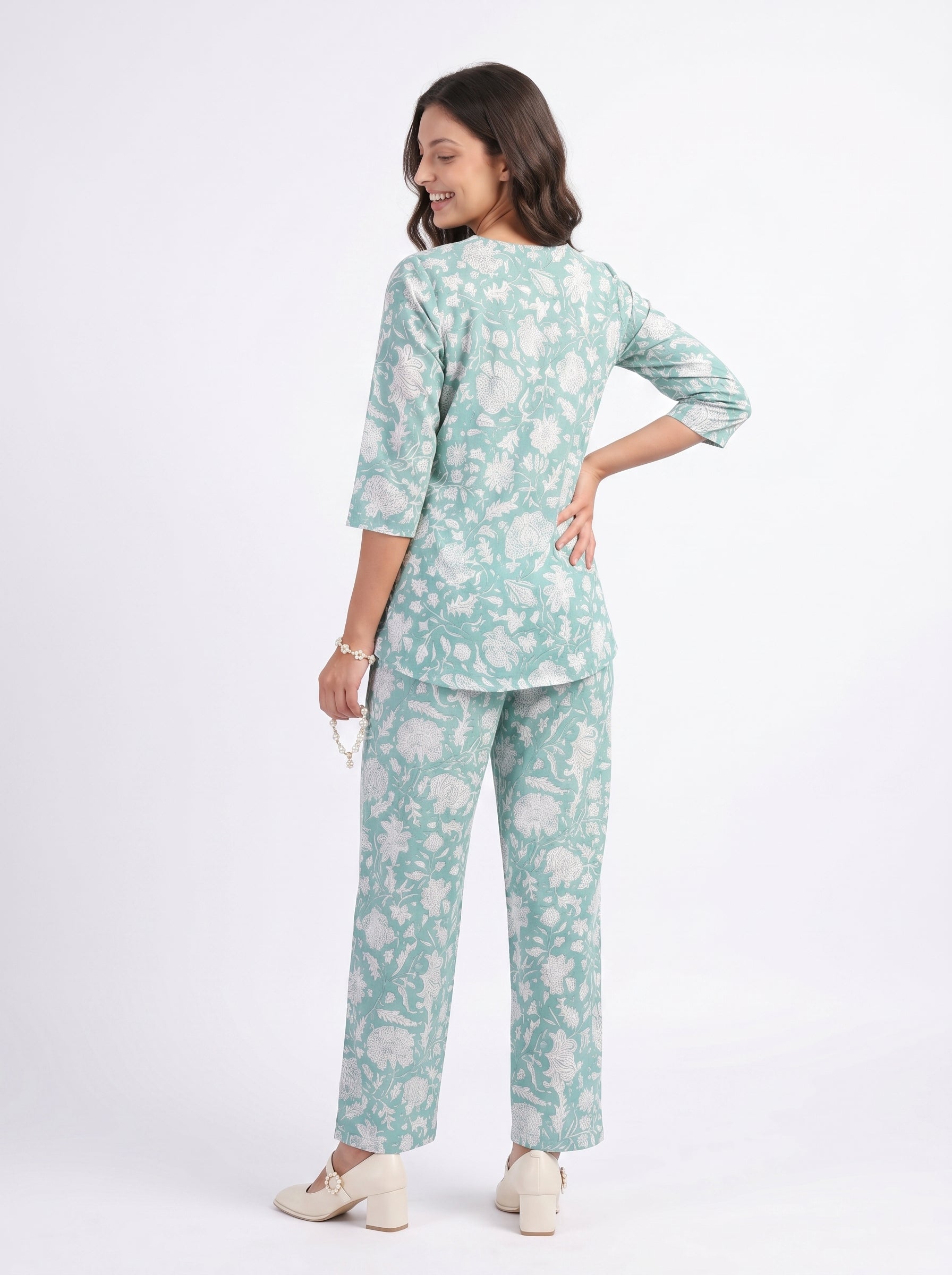 Green Round Neck Geometric Print Night Suit For Women