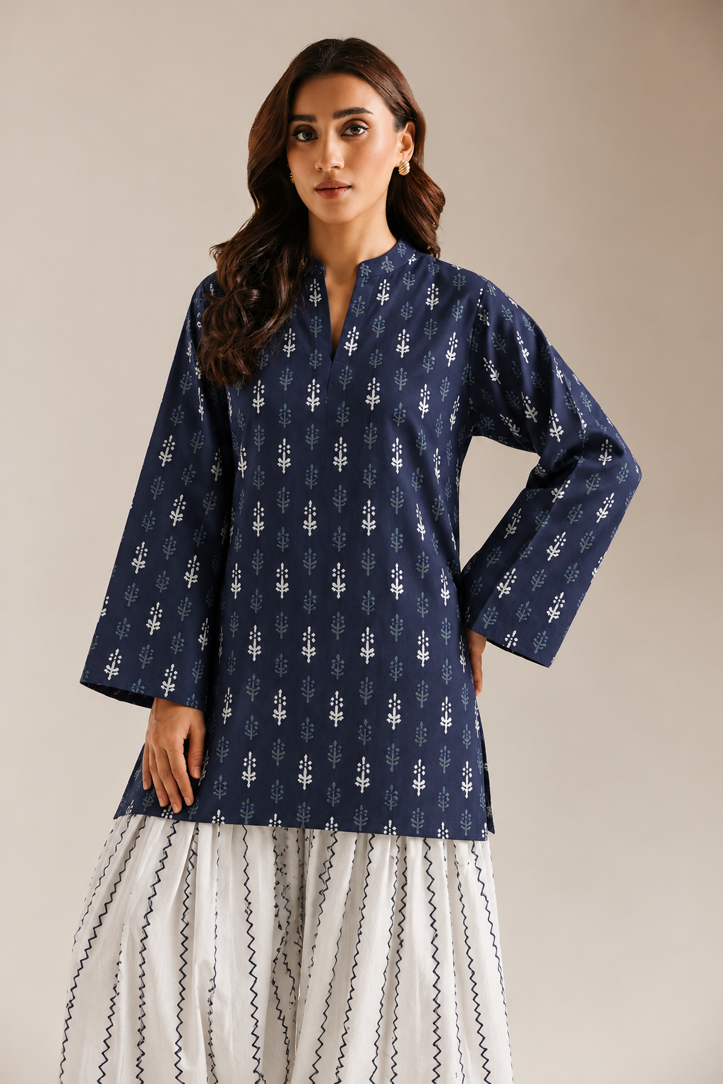 Black Geometric Print Tunic & Off-White Chevron Farshi Salwar Co-Ord Set
