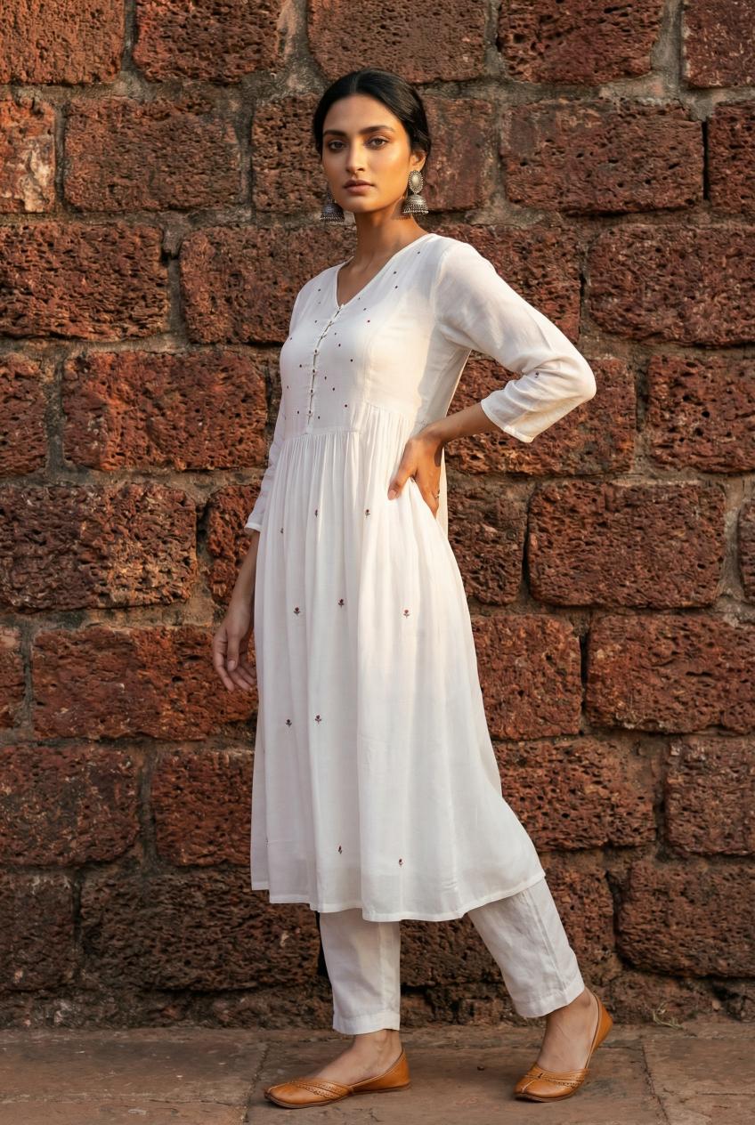 Off White V-Neck Solid Kurta Set For Women