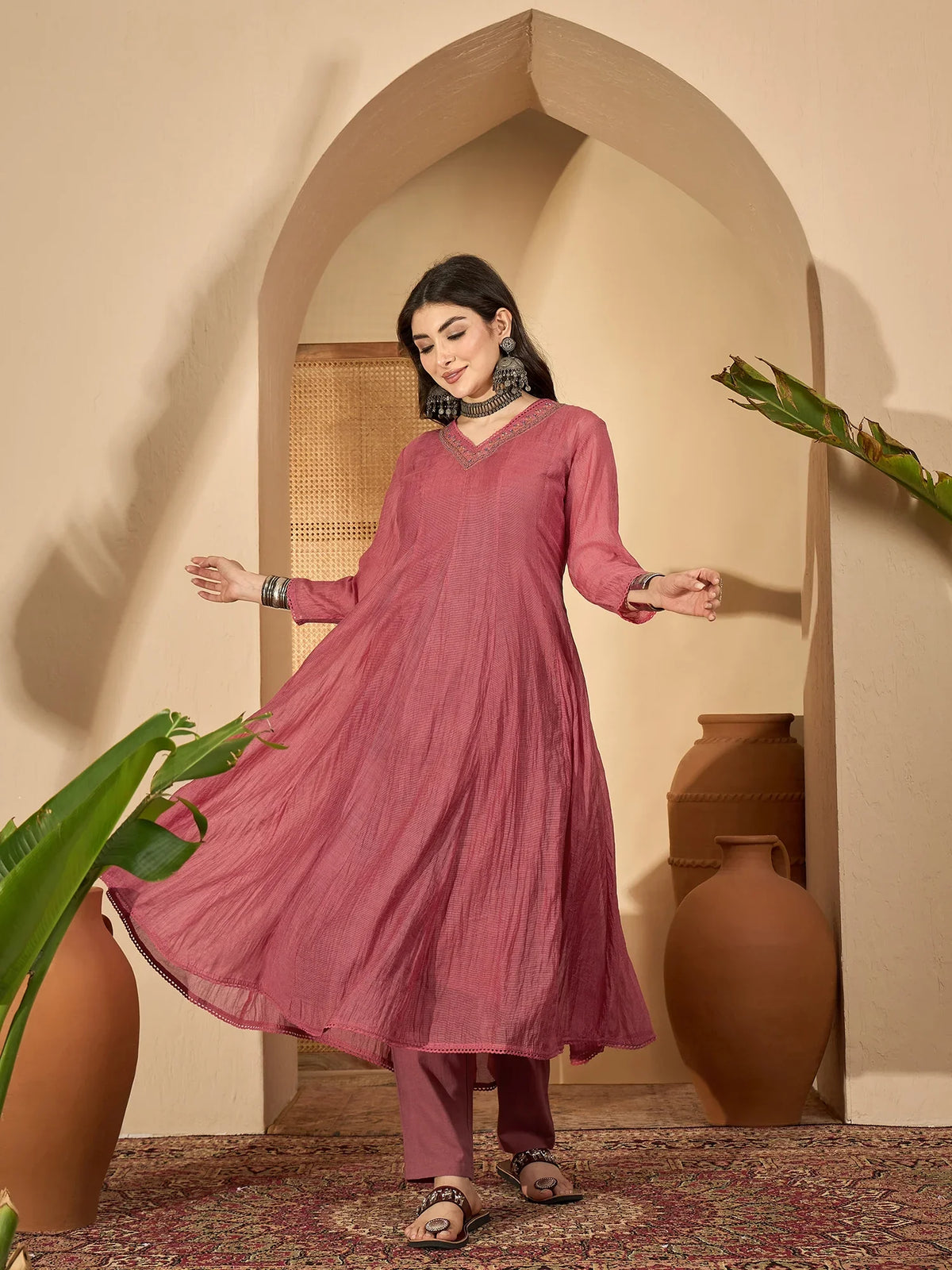 Red Solid Print V-Neck Pure Cotton Kurta Set For Women