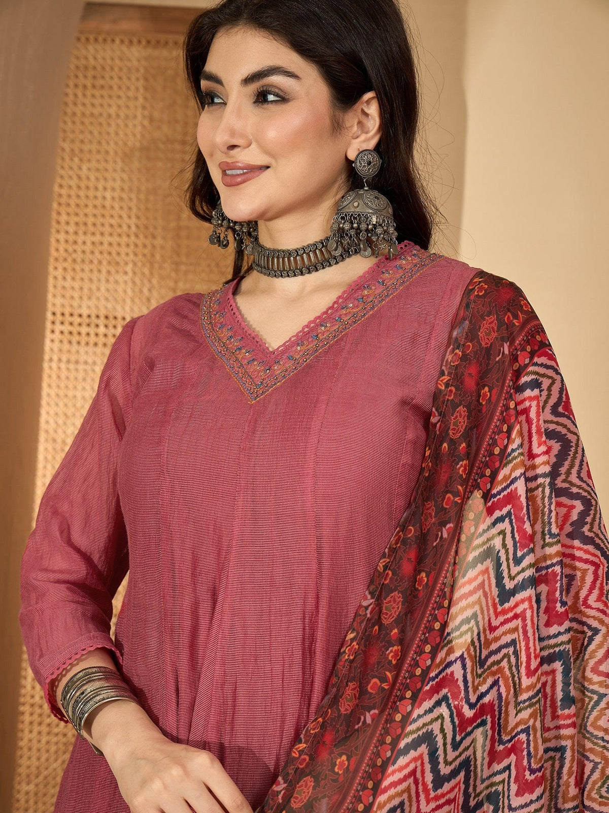 Red Solid Print V-Neck Pure Cotton Kurta Set For Women