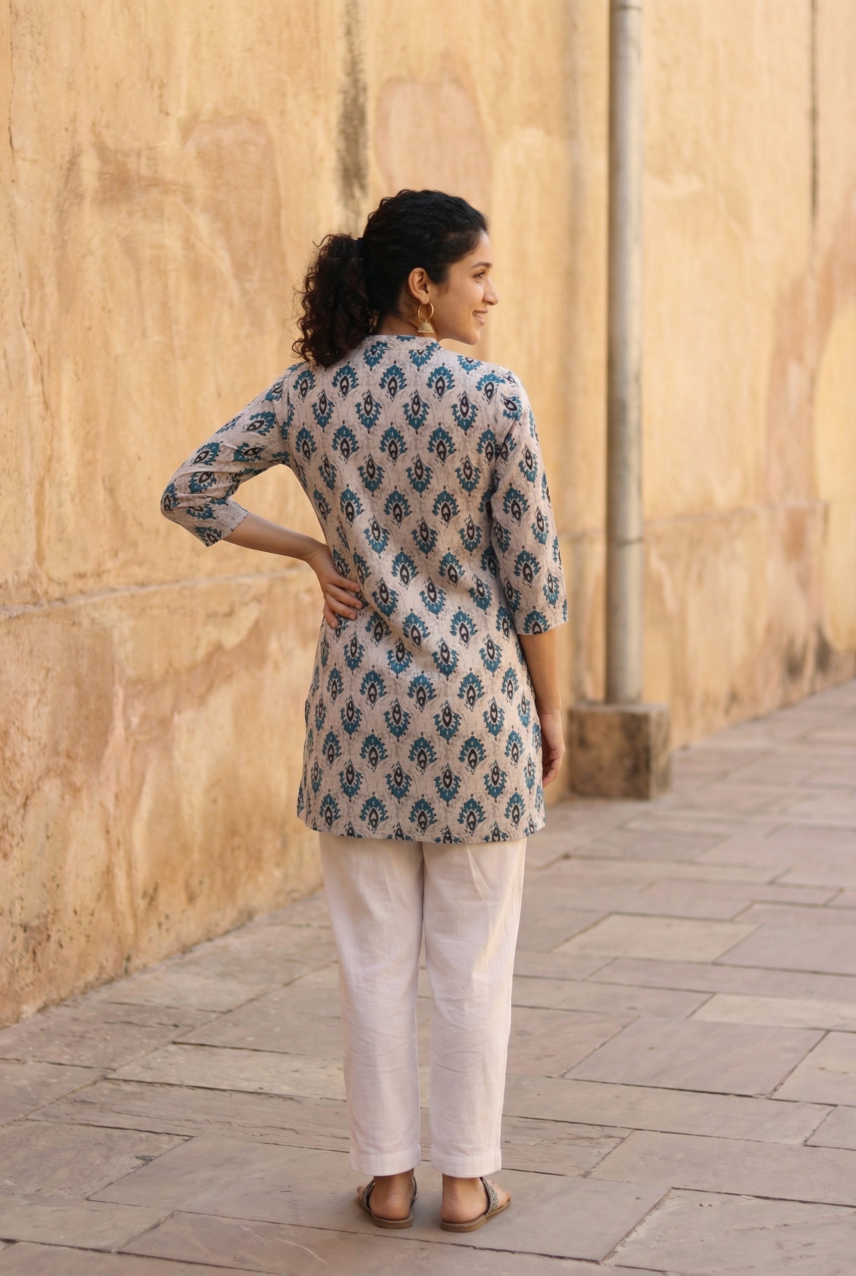 Blue Round Neck Abstract Print Cotton Round Neck Top For Women