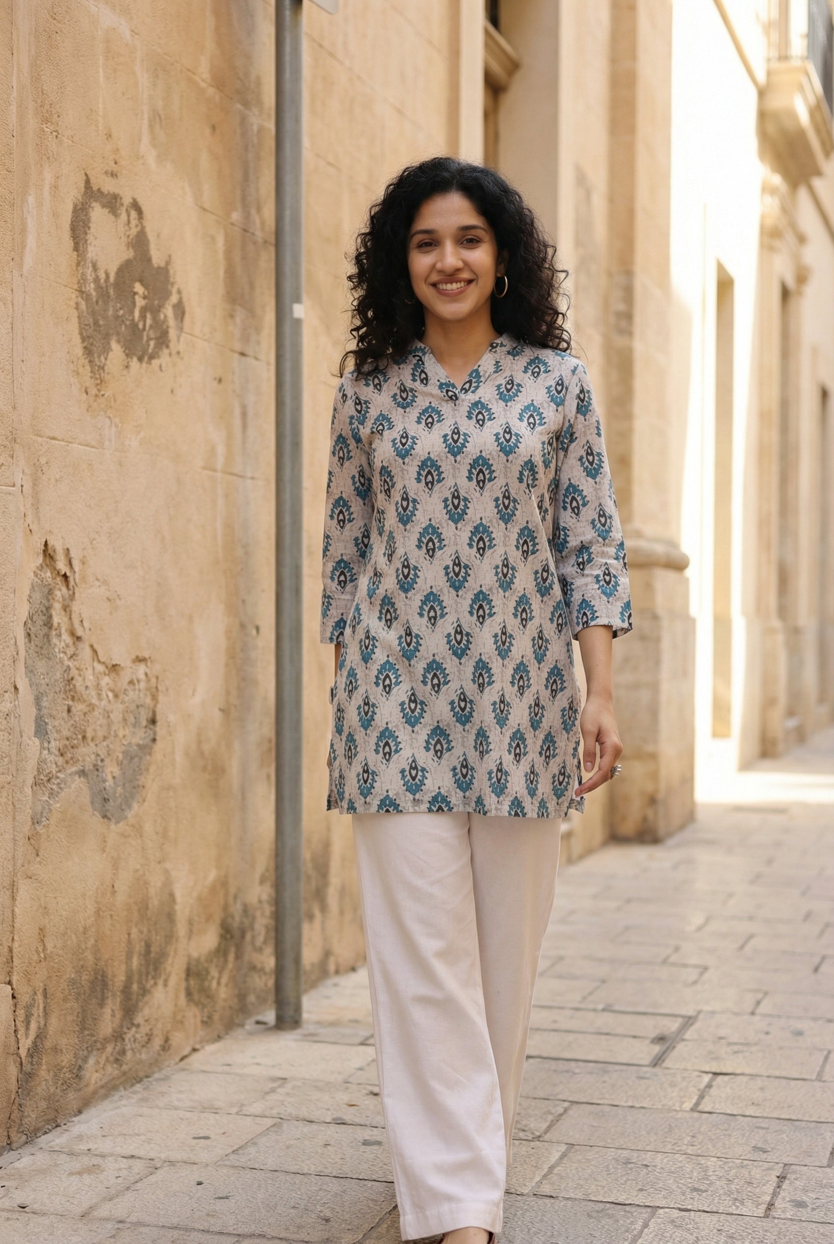 Blue Round Neck Abstract Print Cotton Round Neck Top For Women