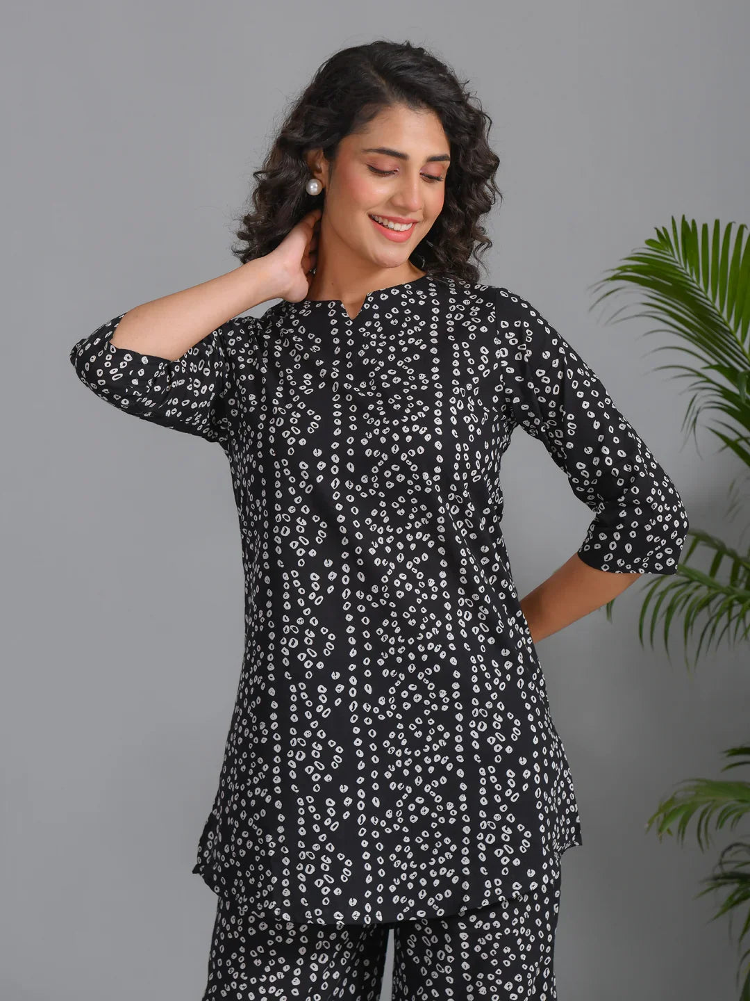 Women Floral Printed Black loungewear set - SanskrutiHomes