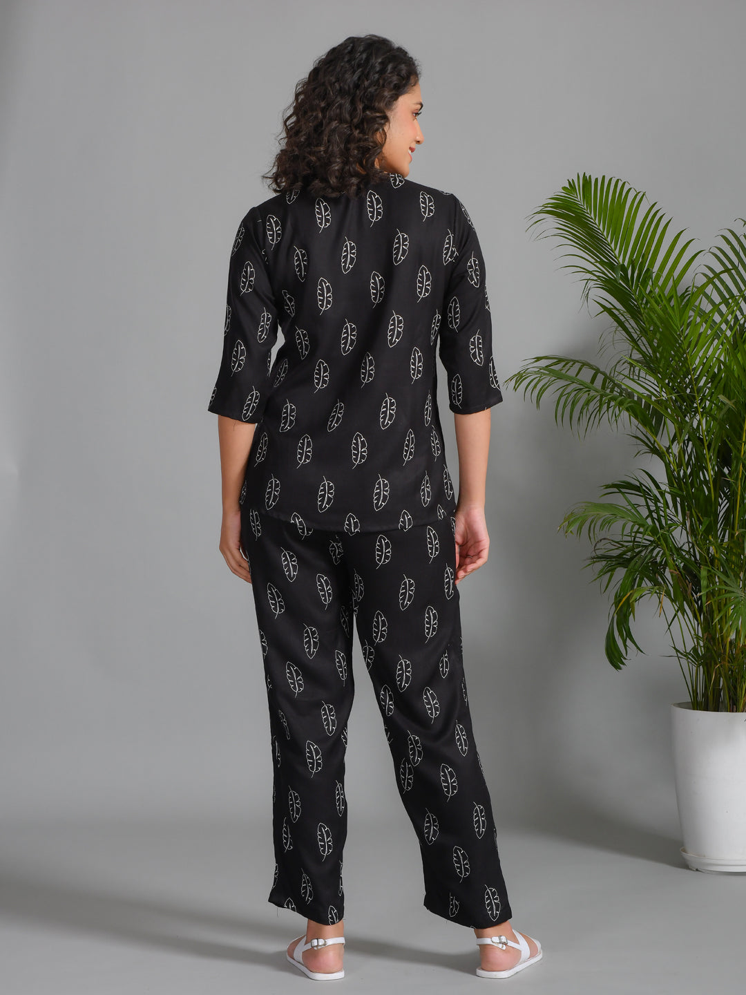 Black Viscose Rayon Printed Round Neck night suit for women