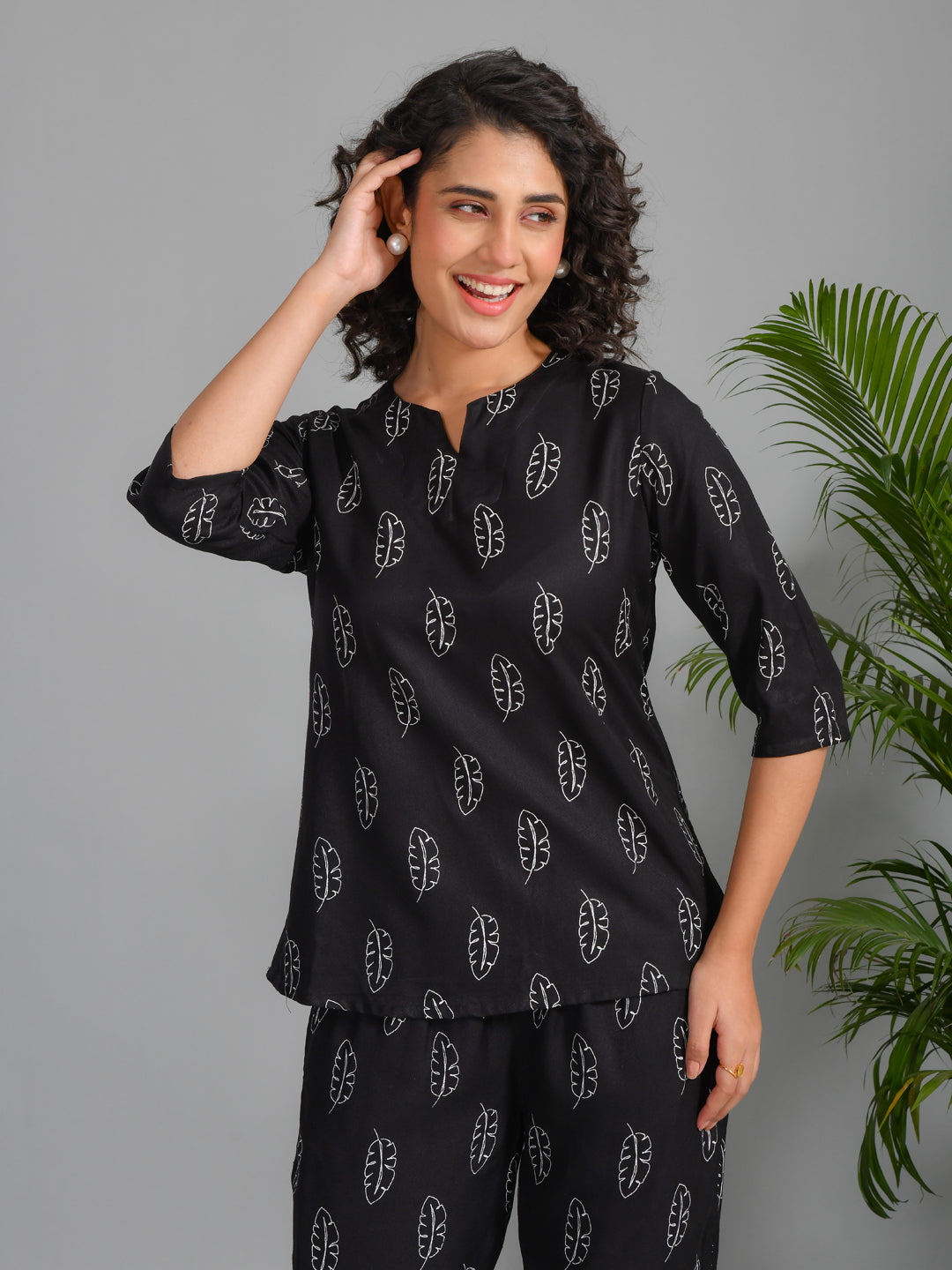 Black Viscose Rayon Printed Round Neck night suit for women