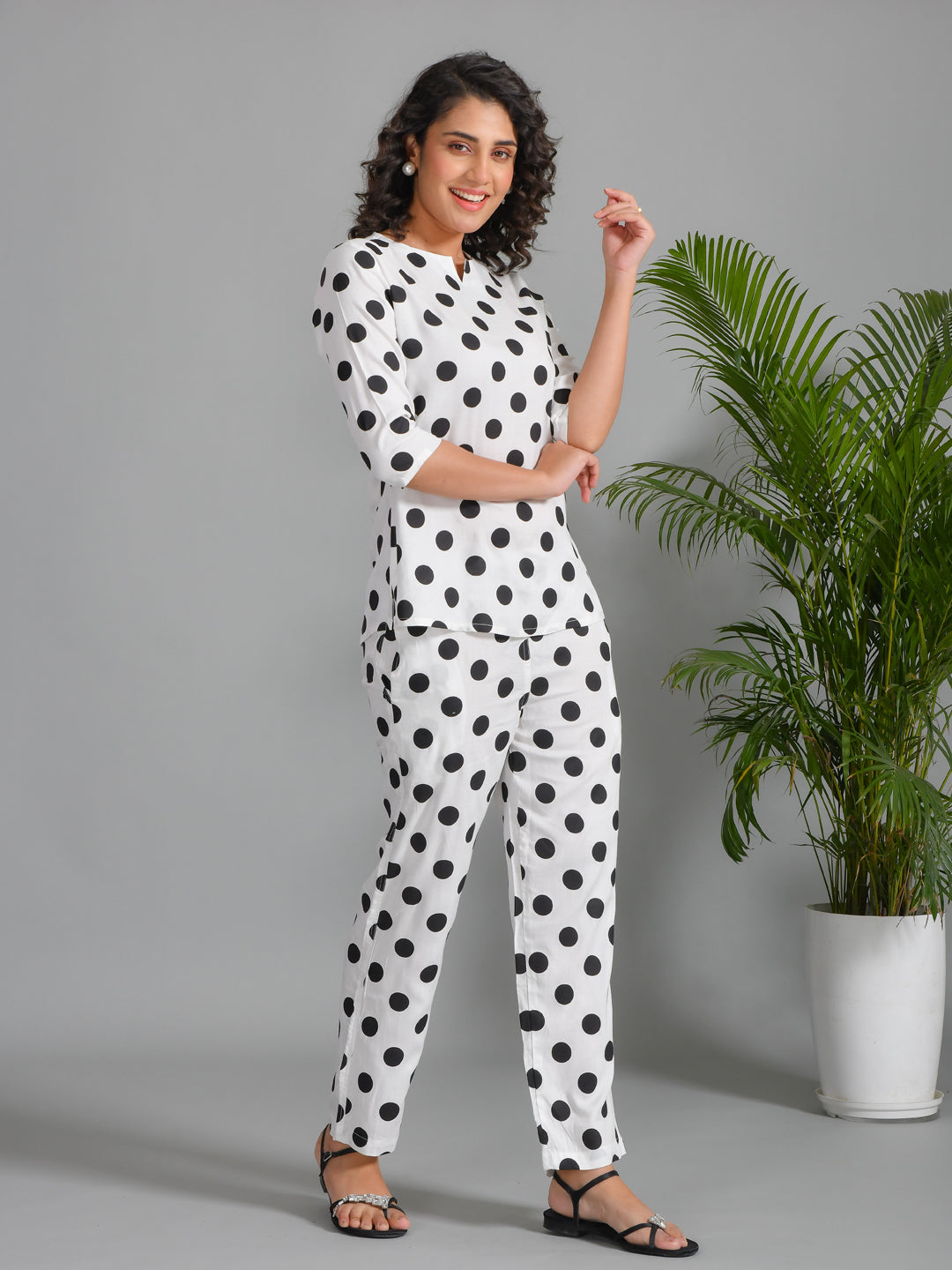 White Viscose Rayon Printed Round Neck night suit for women - SanskrutiHomes