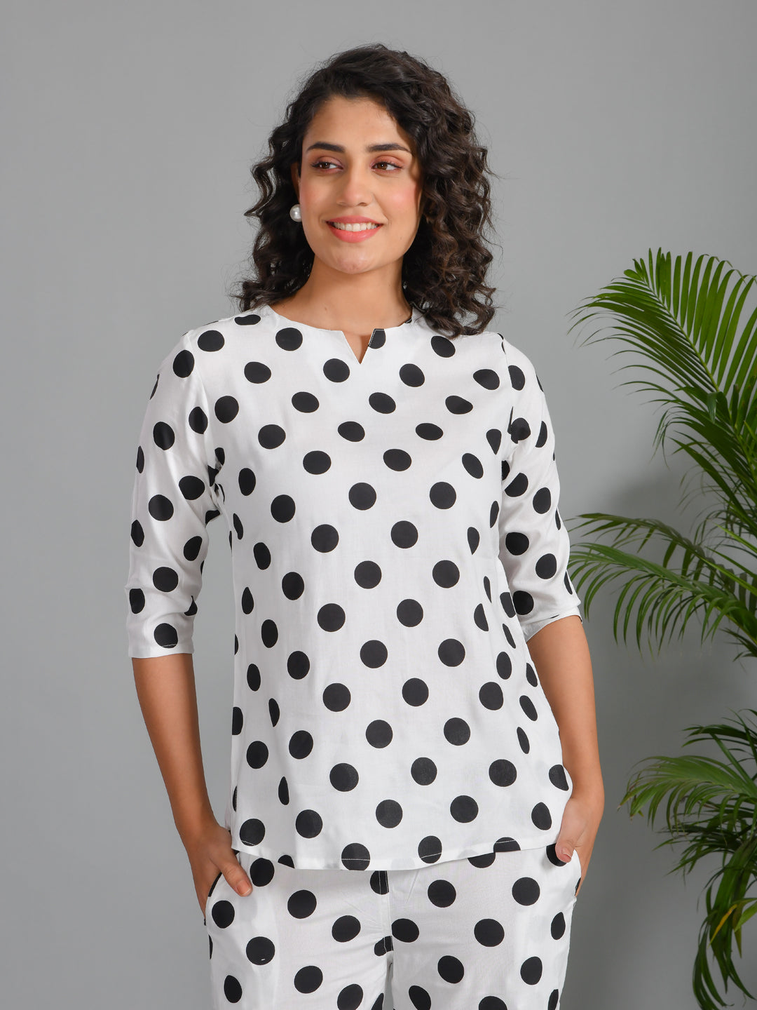 White Viscose Rayon Printed Round Neck night suit for women