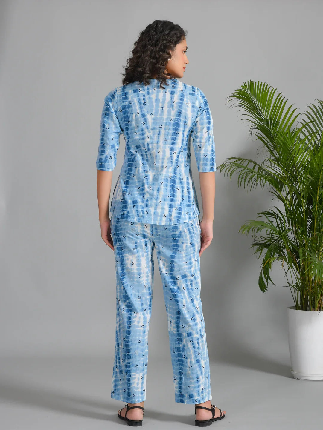 Blue Printed Round Neck Cotton Night Suit - SanskrutiHomes