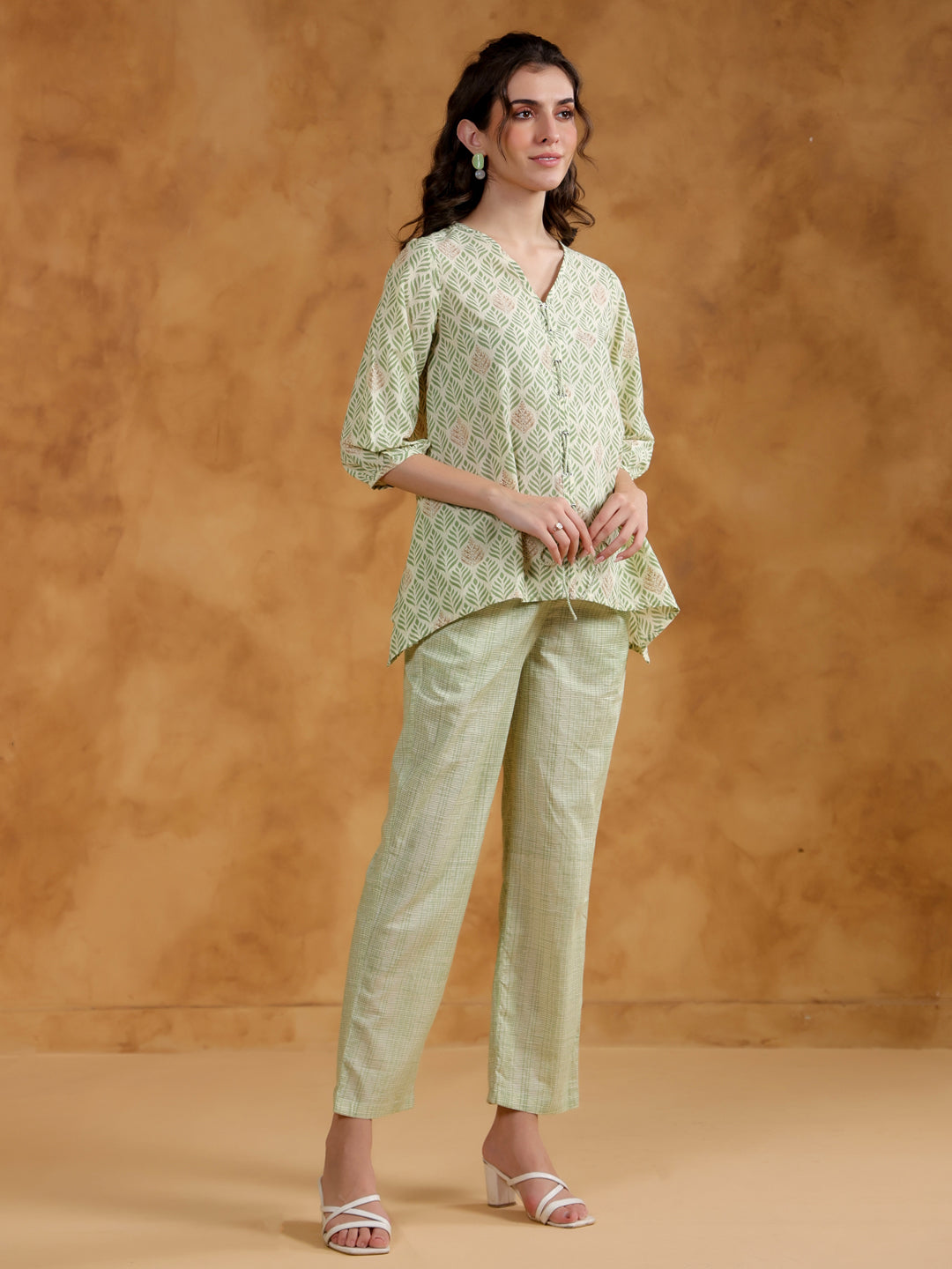 Green Motif Print V-Neck Pure Cotton Co-Ord Set For Women