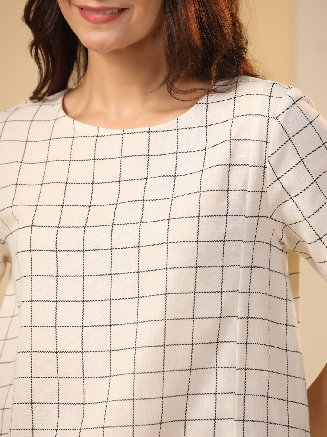 Off White Round Neck Checks Cotton Night Suit For Women