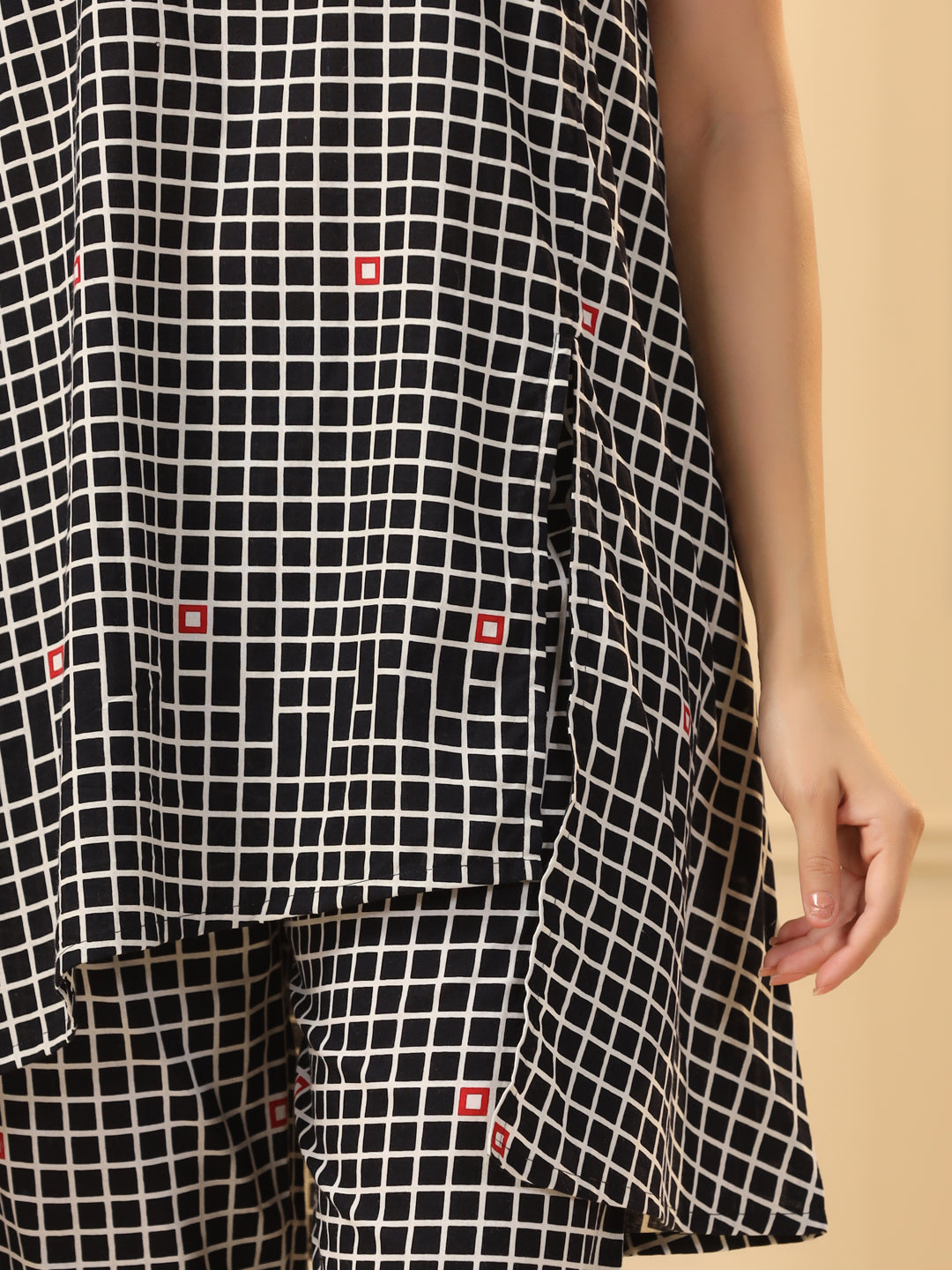 Black Round Neck Checks Print Pure Cotton Night Suit For Women