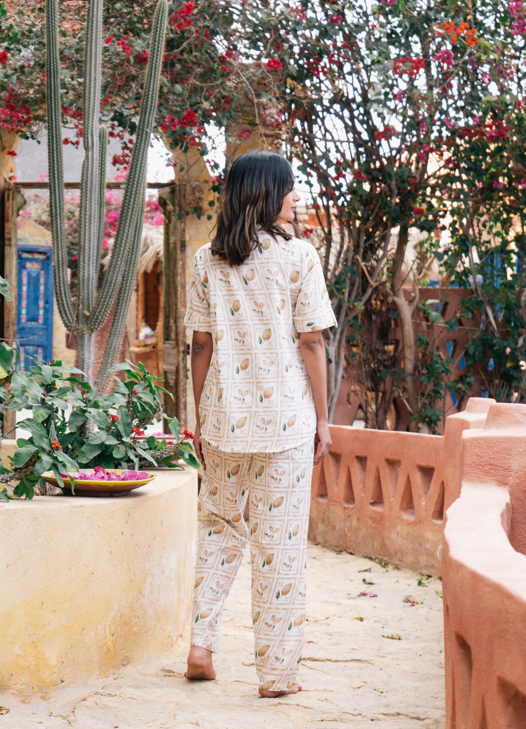 White Shirt Collar Abstract Printed Pure Cotton Night Suit