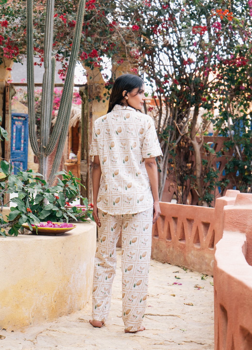 White Shirt Collar Abstract Printed Pure Cotton Night Suit