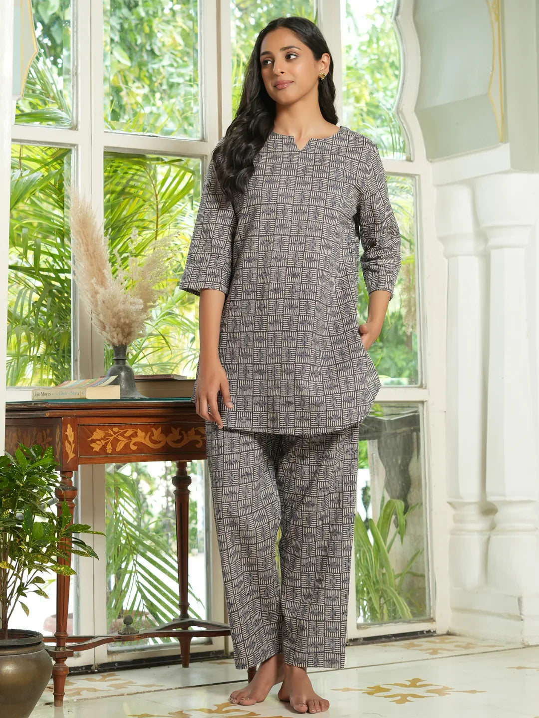 Grey abstract cotton loungewear set - SanskrutiHomes