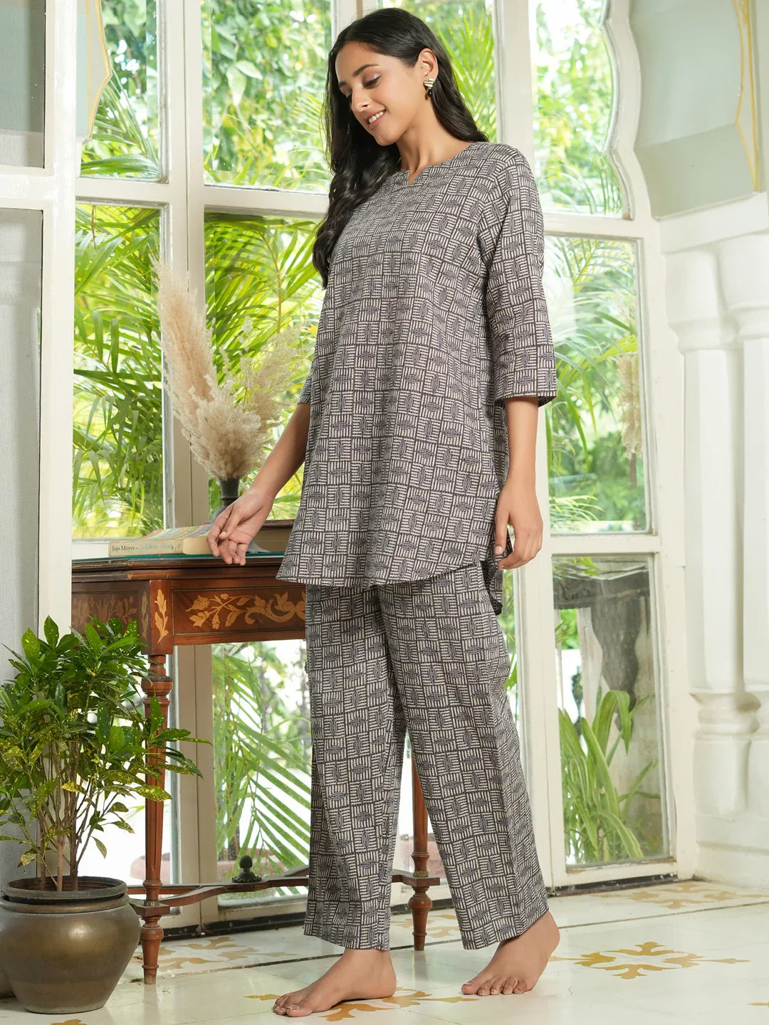 Grey abstract cotton loungewear set - SanskrutiHomes