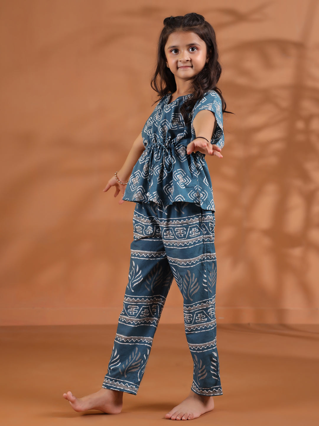 Geometric Print Kids Night Suit Set