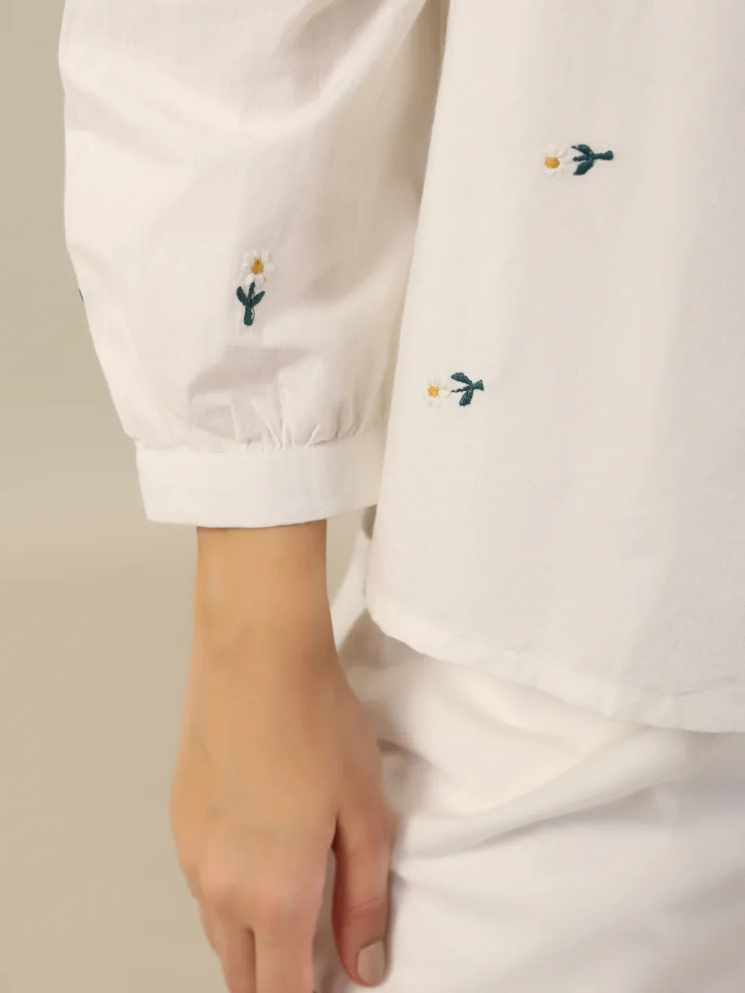 WHITE DAISY Cotton Night SUIT - SanskrutiHomes