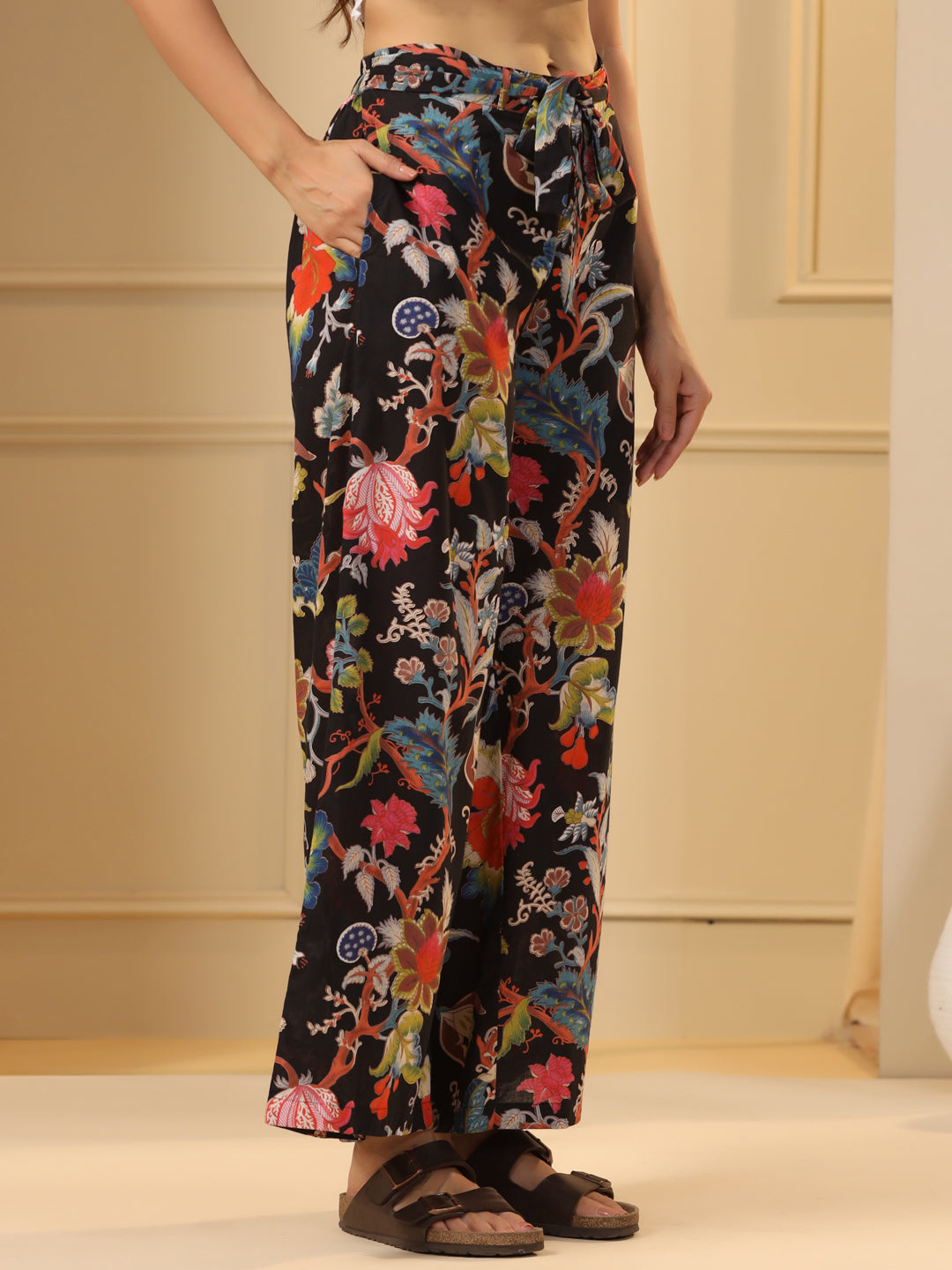 Black & Pink Floral Printed Pure Cotton Lounge Pants - SanskrutiHomes