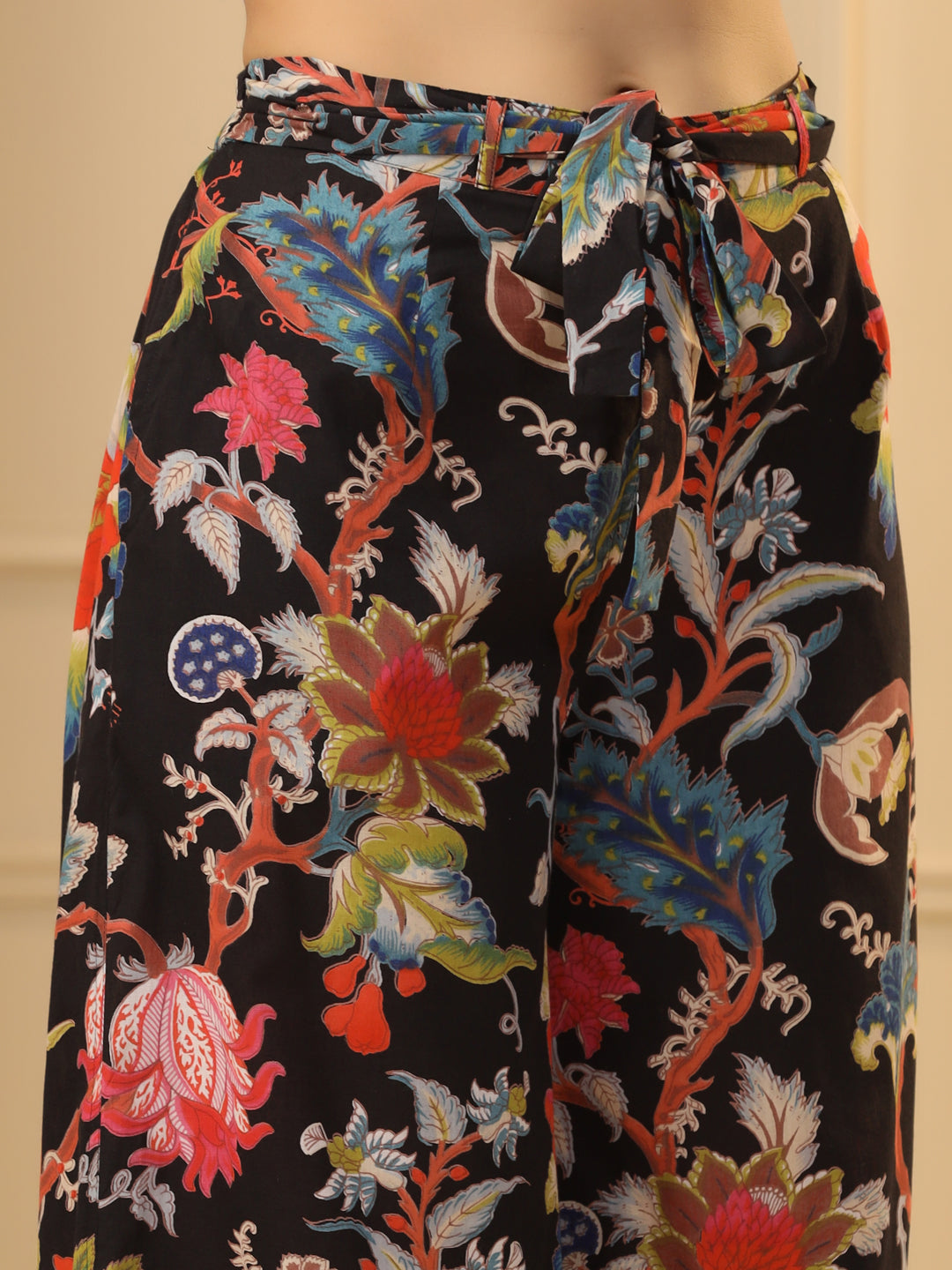 Black & Pink Floral Printed Pure Cotton Lounge Pants - SanskrutiHomes