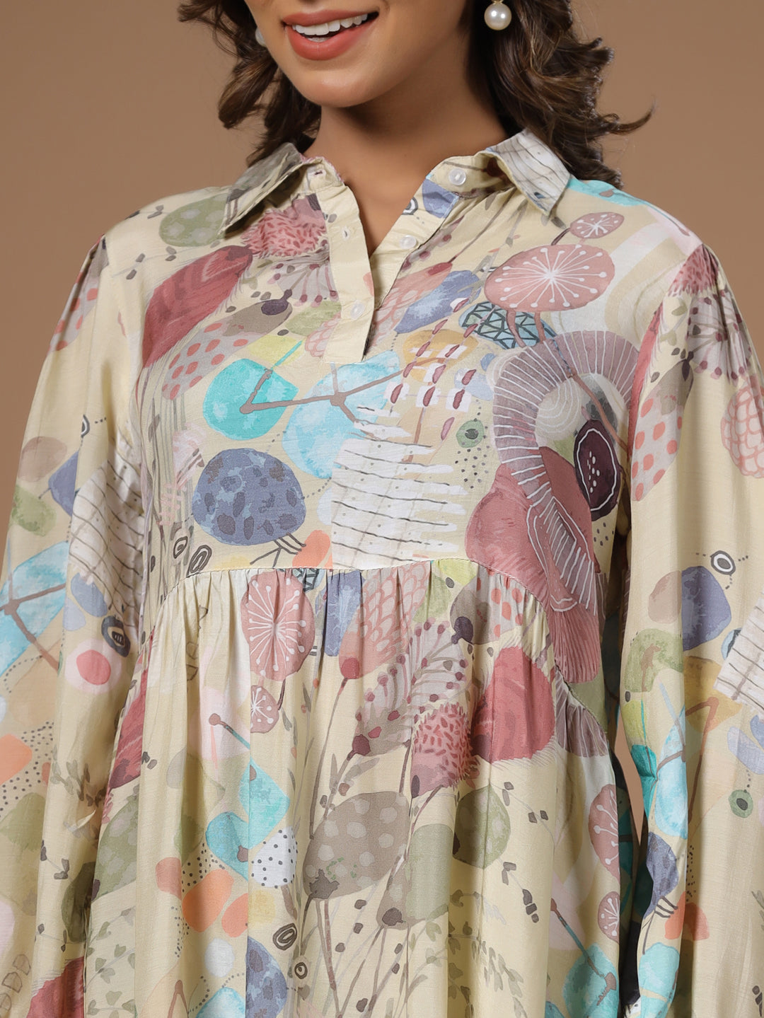 Women' s Floral Printed Silk Blend Straight Kurta with Trousers