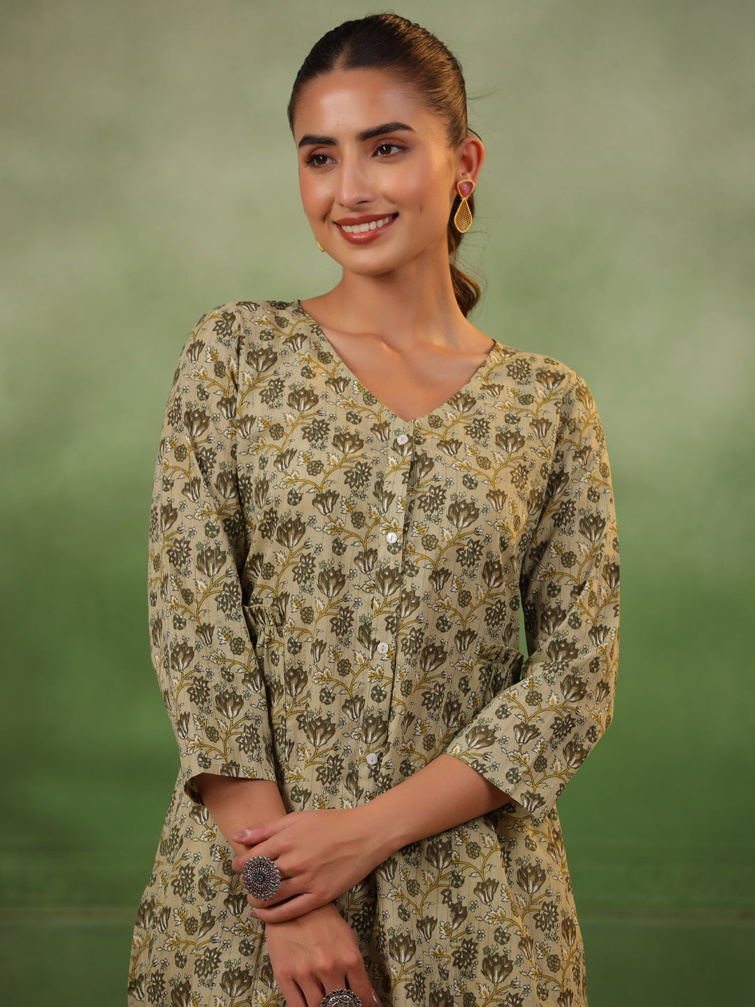 Green & White Pure Cotton Printed V-Neck Kurta Set For Women