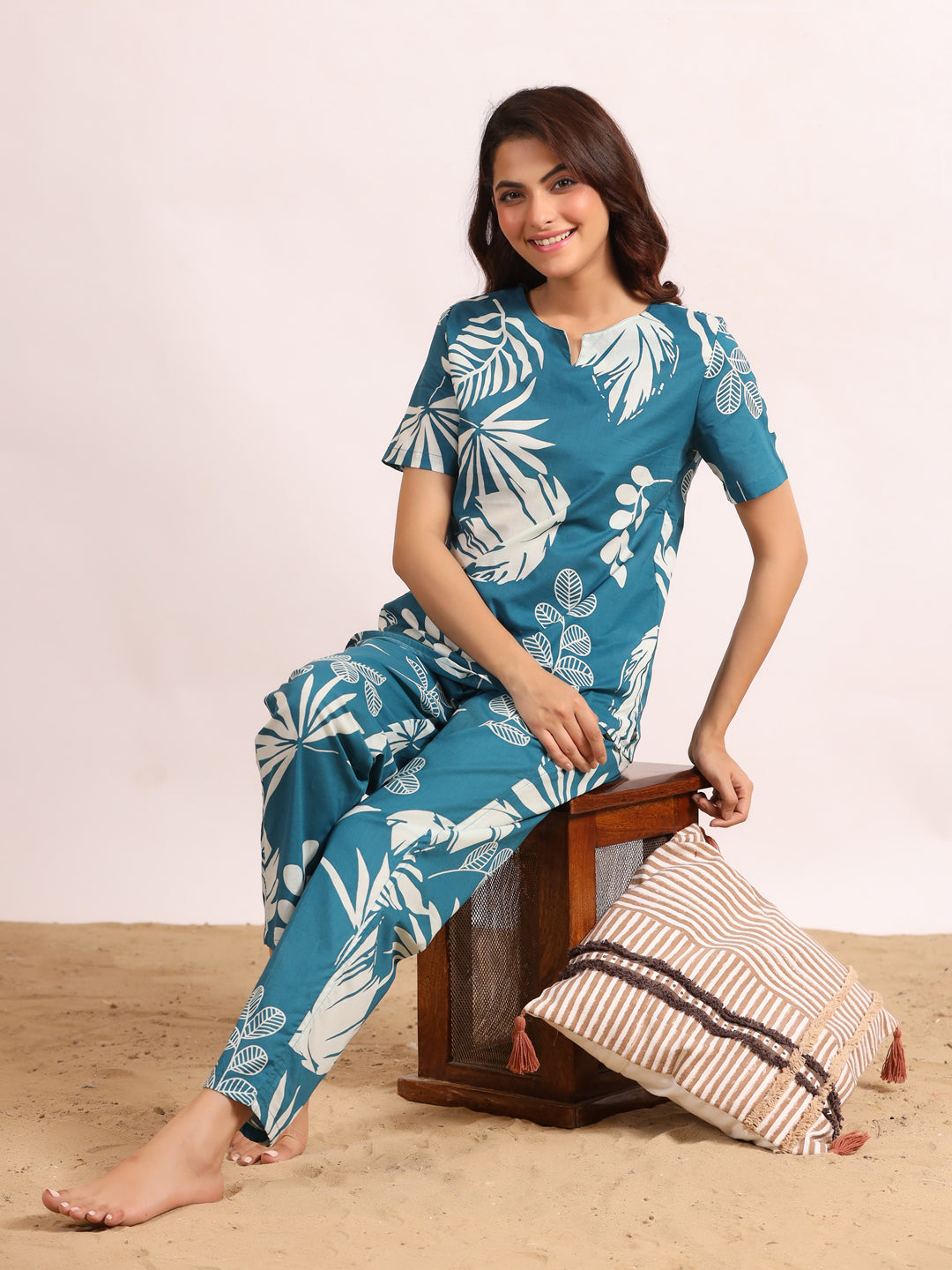 Blue tropical Print Night Suit Set with Payjama - SanskrutiHomes