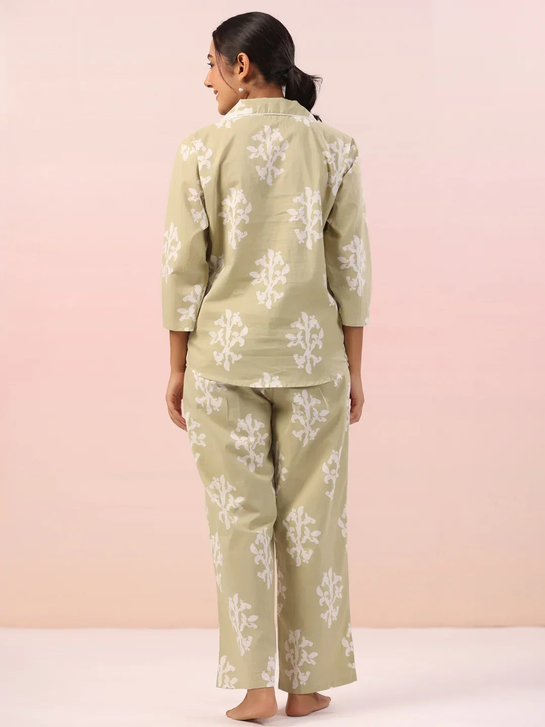 Floral Printed Collar Neck Night Suit - SanskrutiHomes