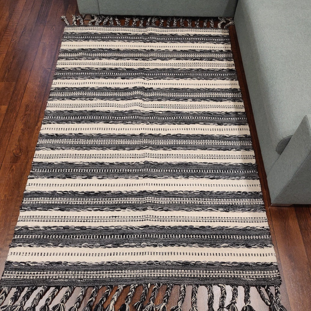 Hand-weaved 100% Cotton Rug with set of 2 Cushion Covers