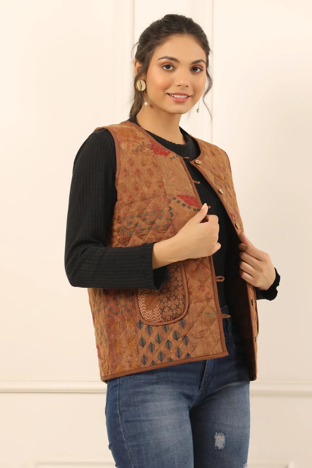 Printed women quilted jacket - SanskrutiHomes