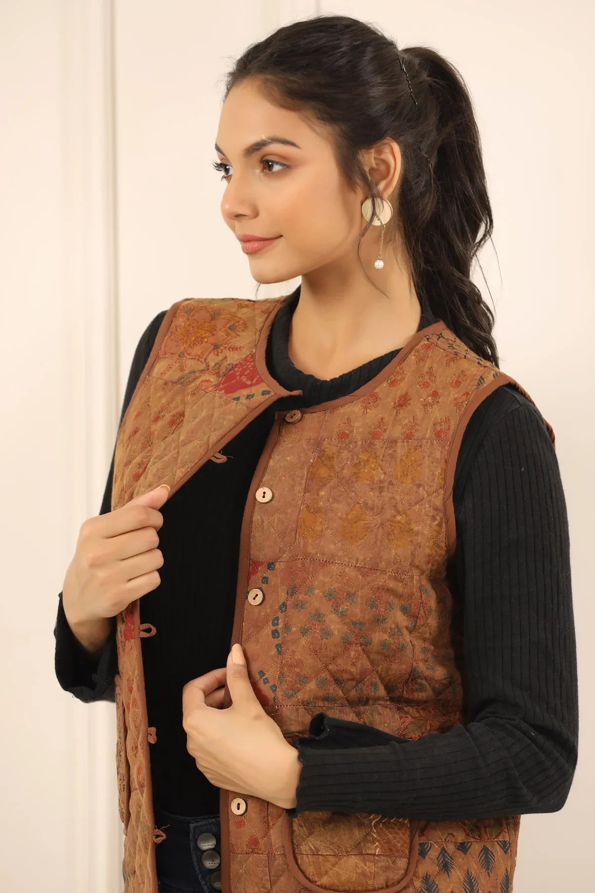 Printed women quilted jacket - SanskrutiHomes