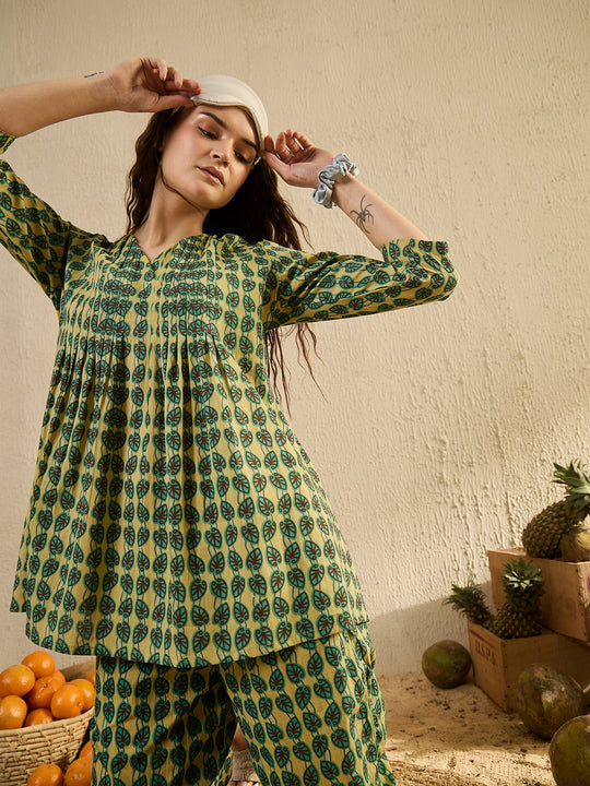 Women Abstract Printed Green Night Suit Set