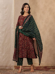 Rang Deep Red & Green  Print Cotton Set of Kurti With Pant & Dupatta