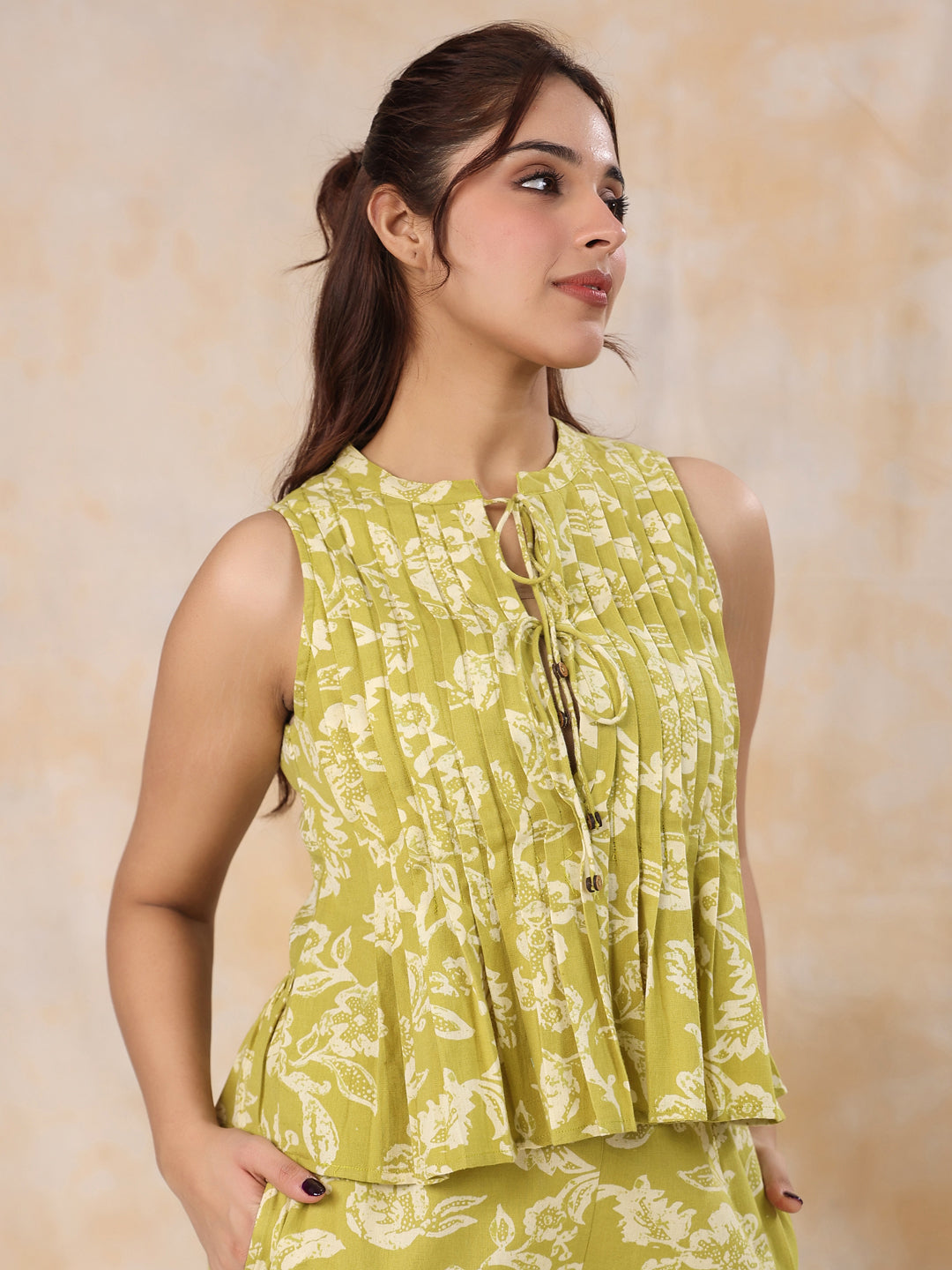 Green sleeveless co-ord set - SanskrutiHomes 
