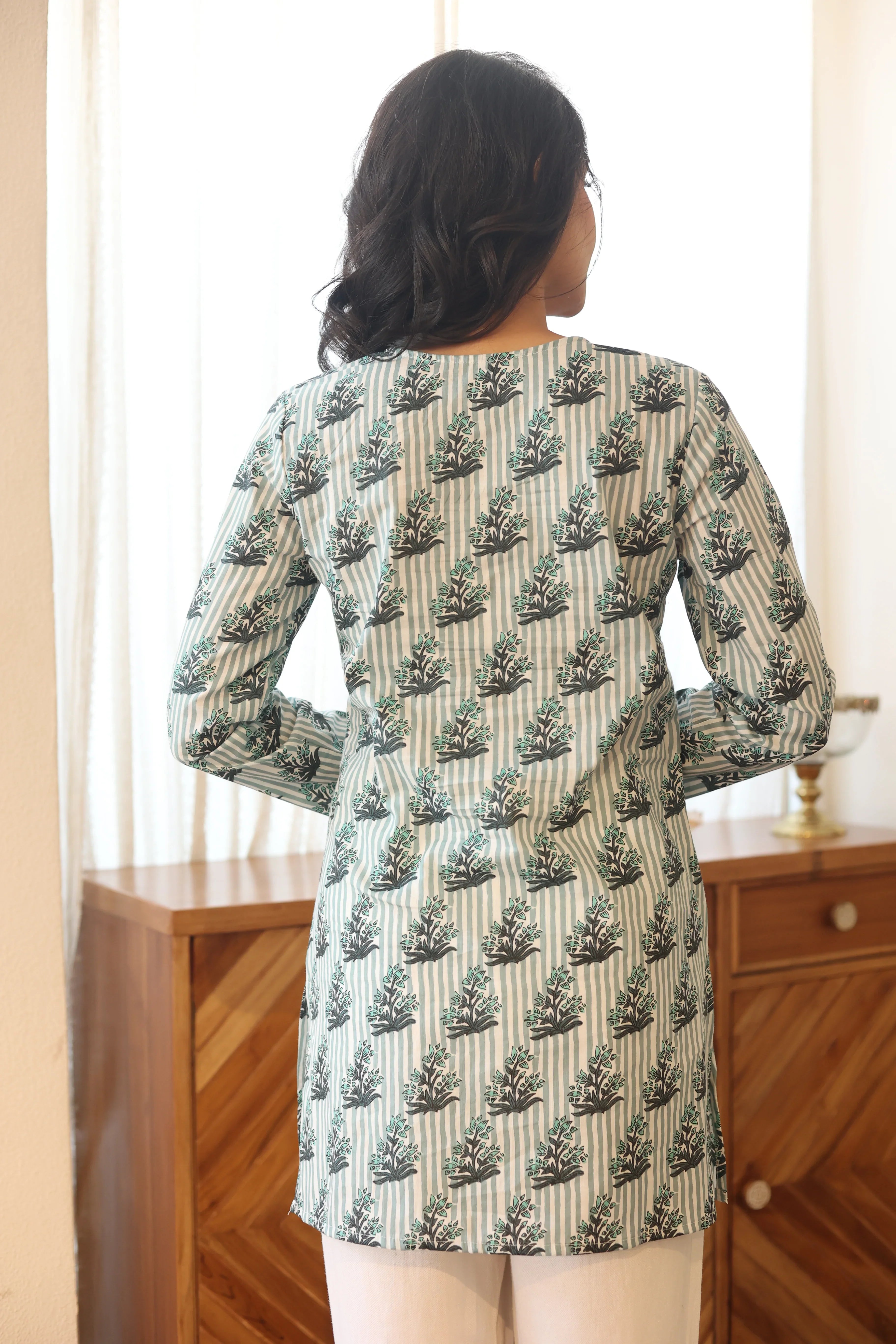 Green Floral Print Cotton V-Neck Top For Women