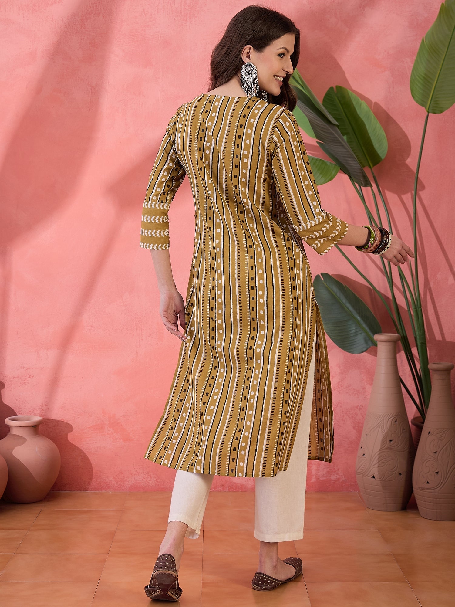 Green Geometric Print Cotton Kurat - SanskrutiHomes 