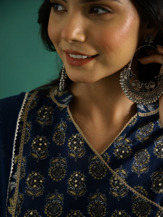 Blue Pure Cotton V-Neck Printed Kurta Set for Women