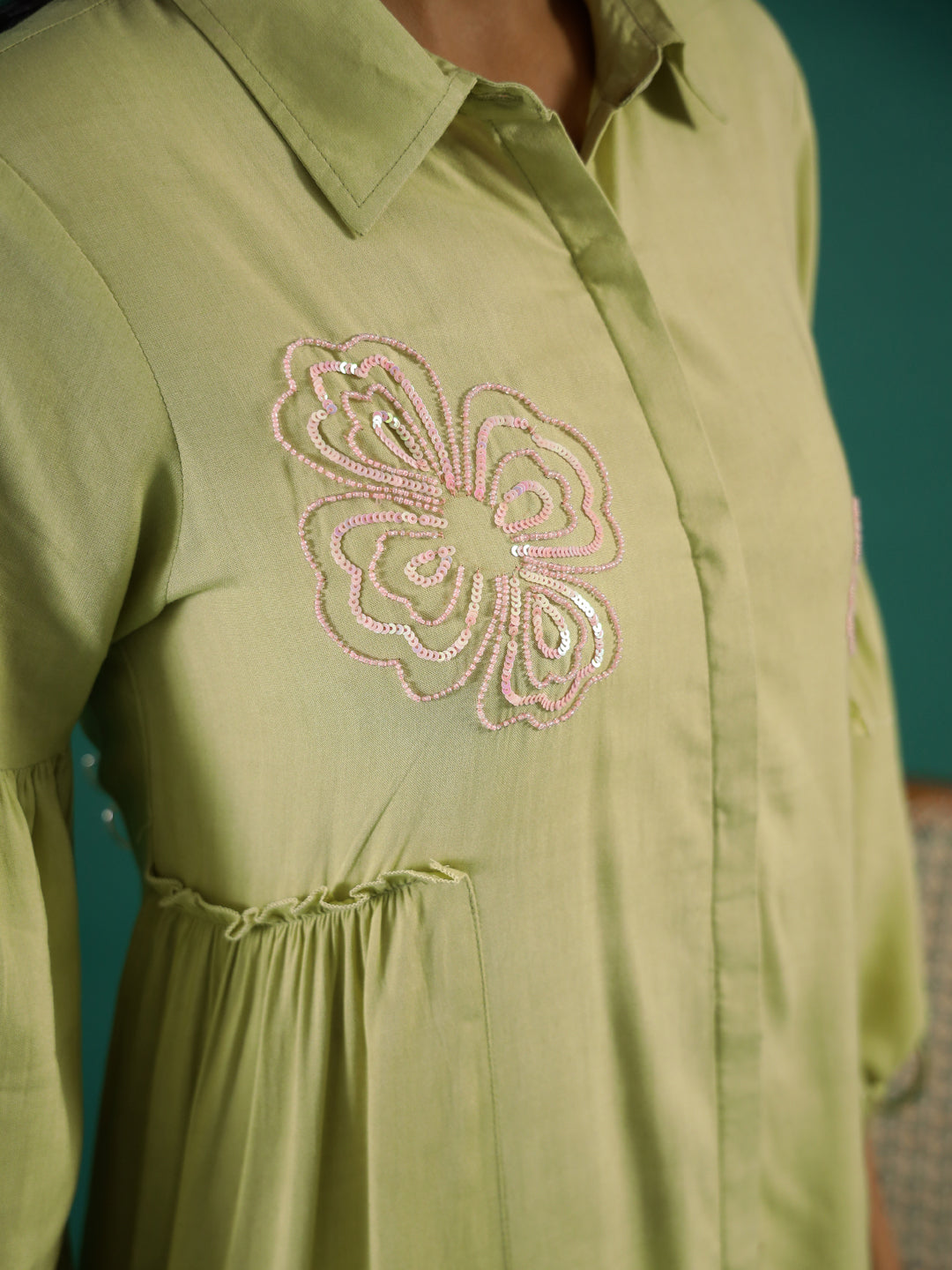 Lime Green Embellished Shirt Collar Cotton Blend Kurta Set For Women