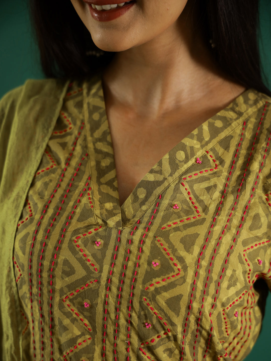 Green Geometric Printed V-Neck Kurta Set For Women