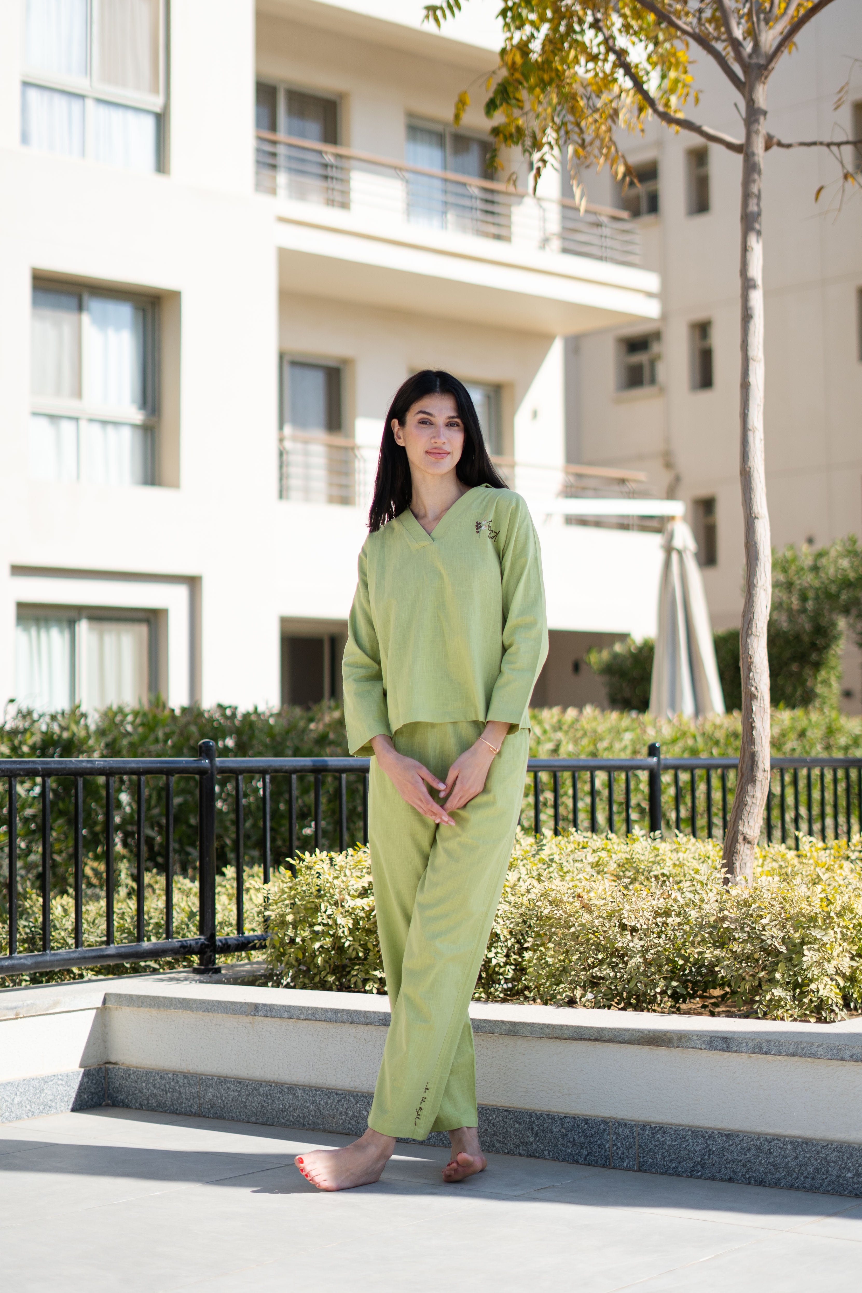 Green Pure Cotton Solid V-Neck Night Suit For Women