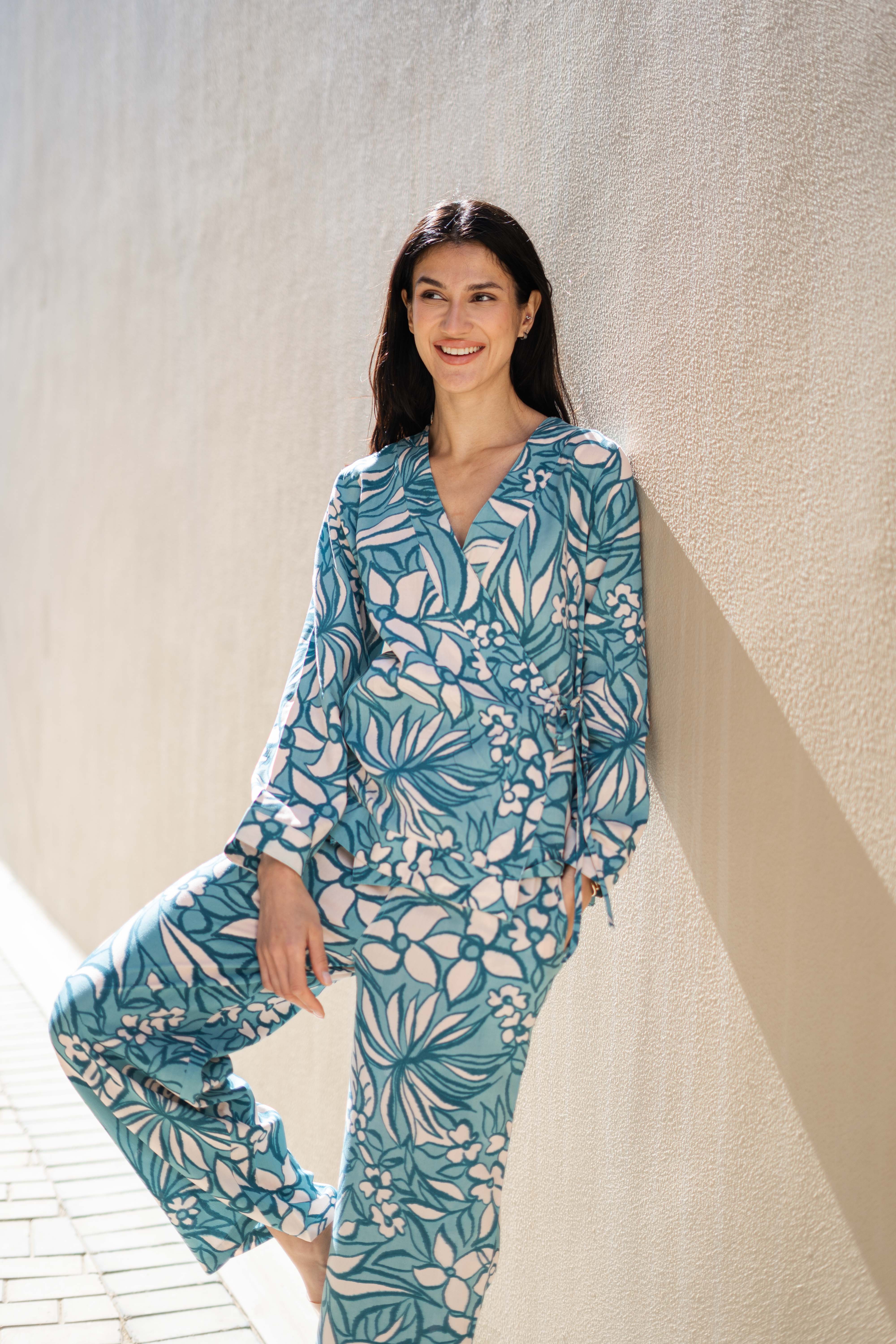 Green Floral Printed V-Neck Co-ords Set - SanskrutiHomes 