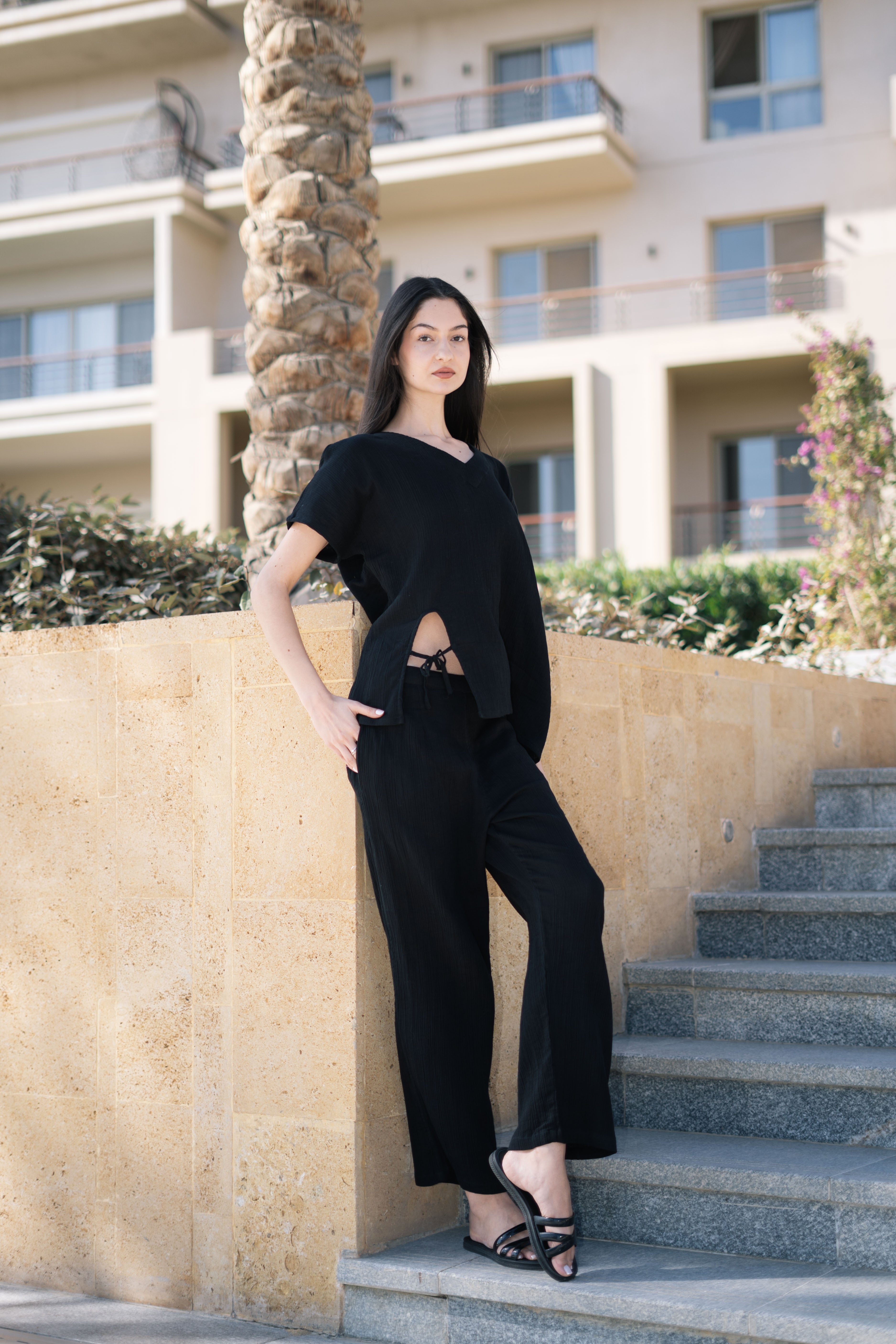 Black Pure Cotton Solid V-Neck night suit for women - SanskrutiHomes 